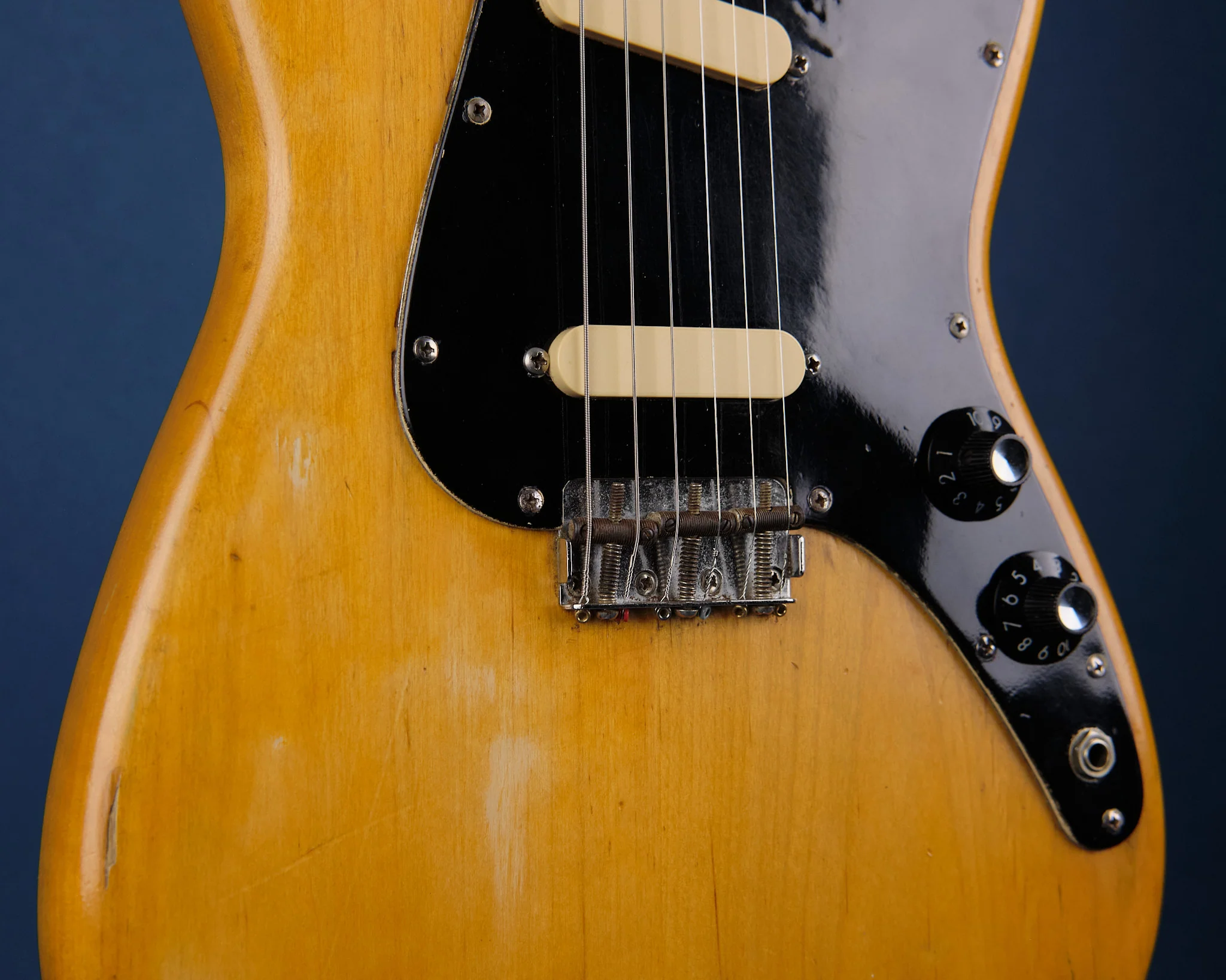 1960 Fender Duo-Sonic Natural - Image 10