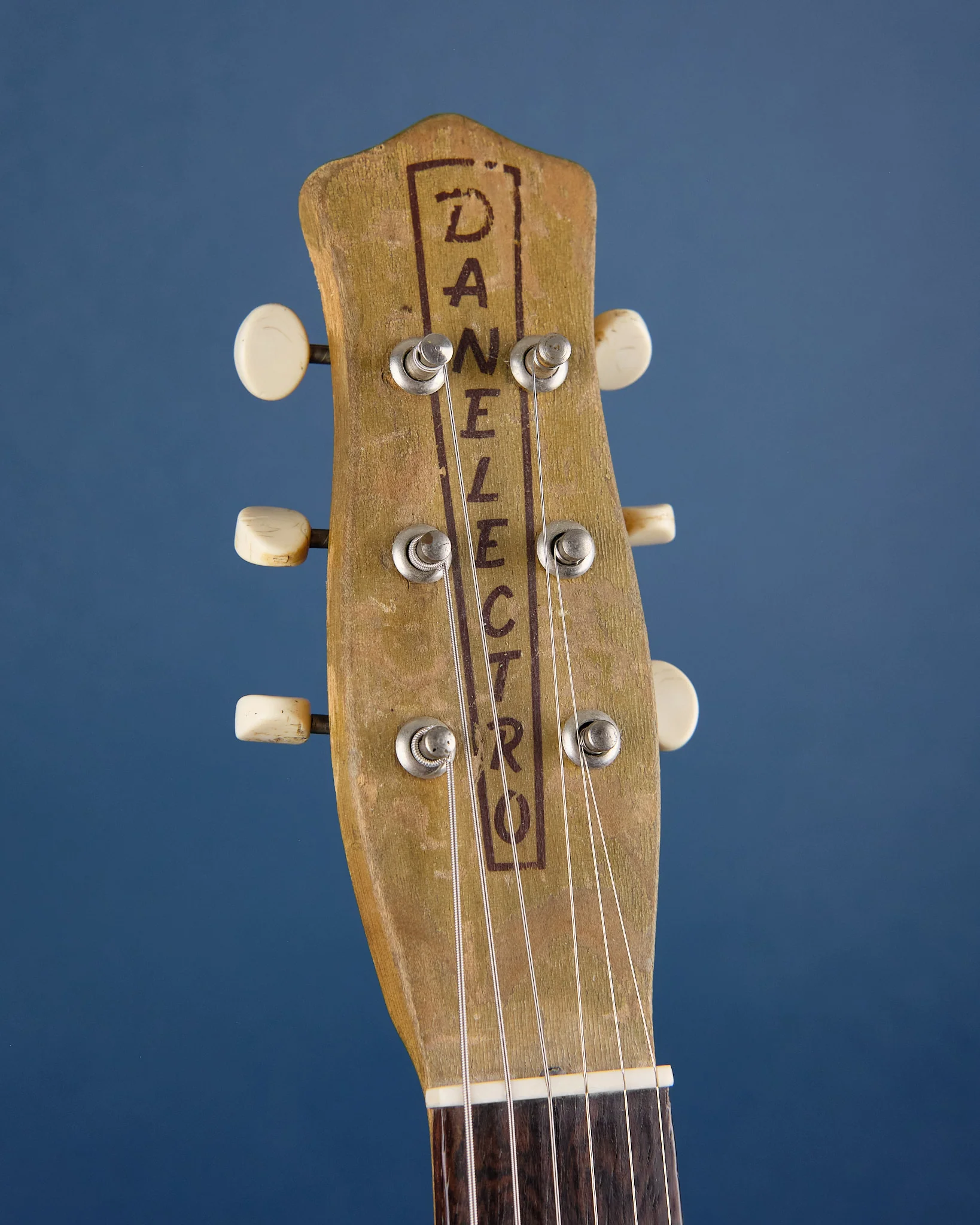 1960s Danelectro Convertible - Image 2