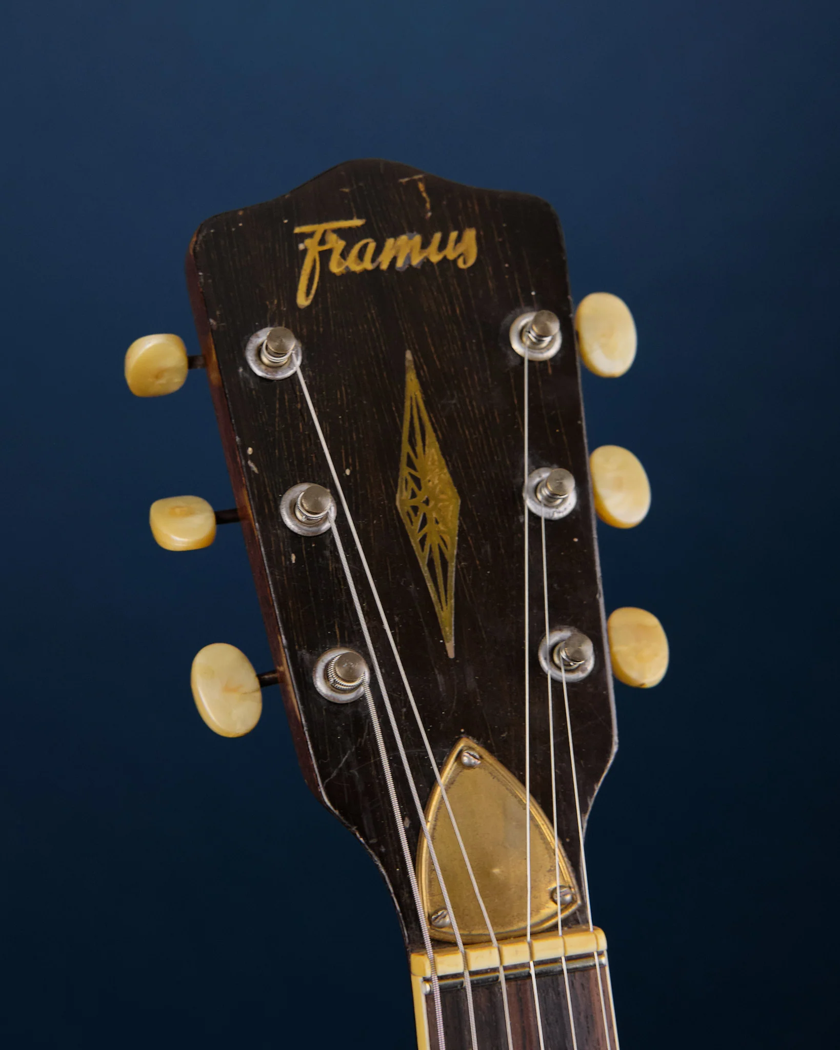 1960s Framus Strato 5/154 Sunburst - Image 2