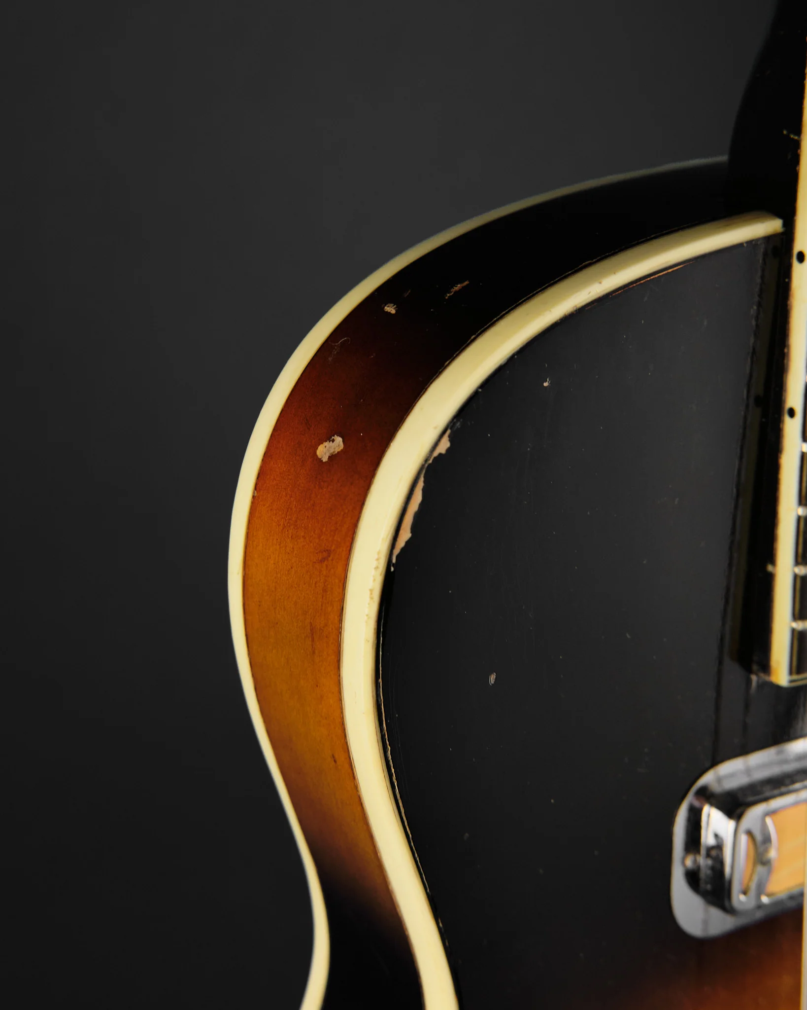 1960s Harmony H-47 Stratotone Mercury Sunburst - Image 11