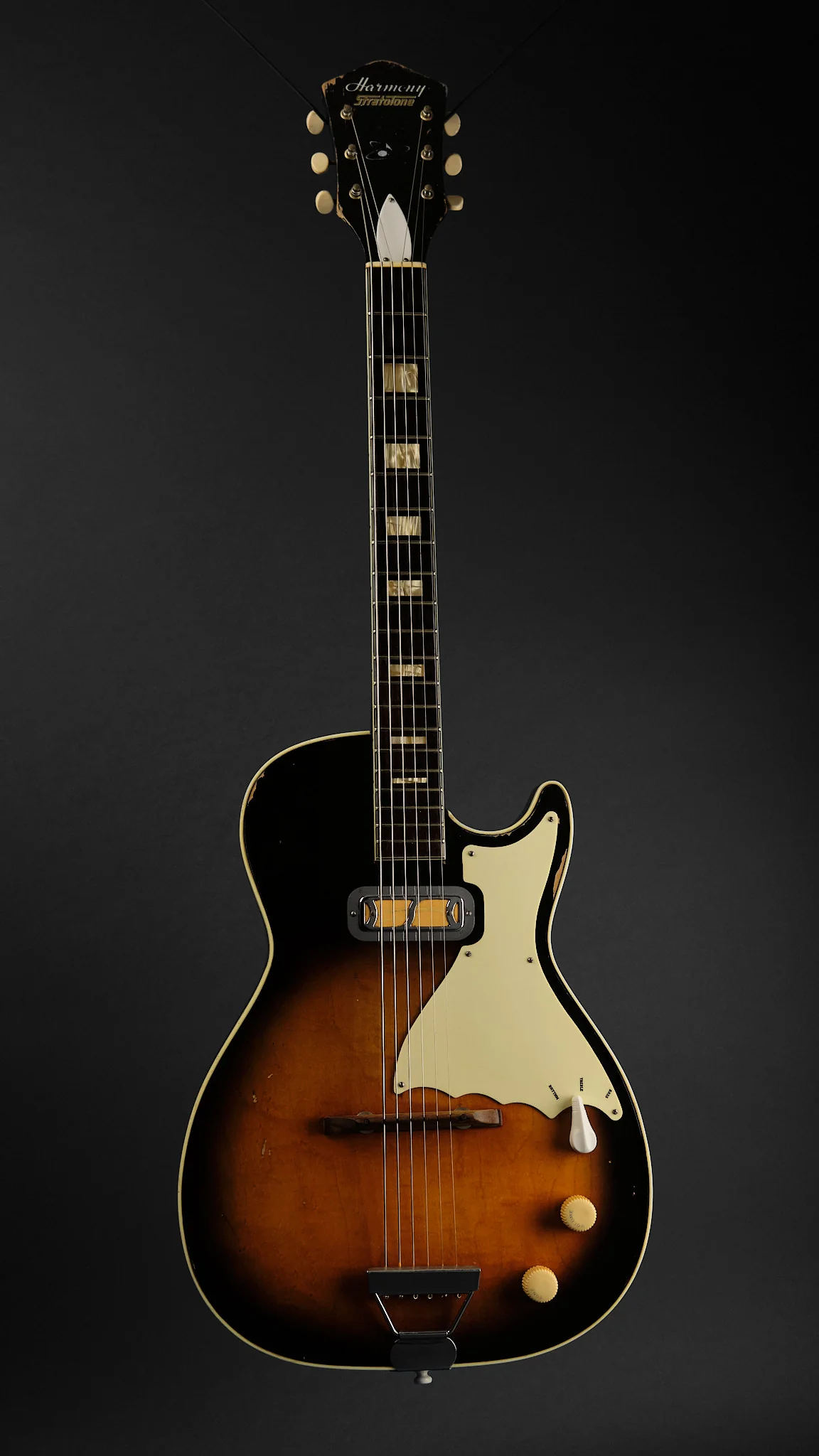 1960s Harmony H-47 Stratotone Mercury Sunburst - Image 4