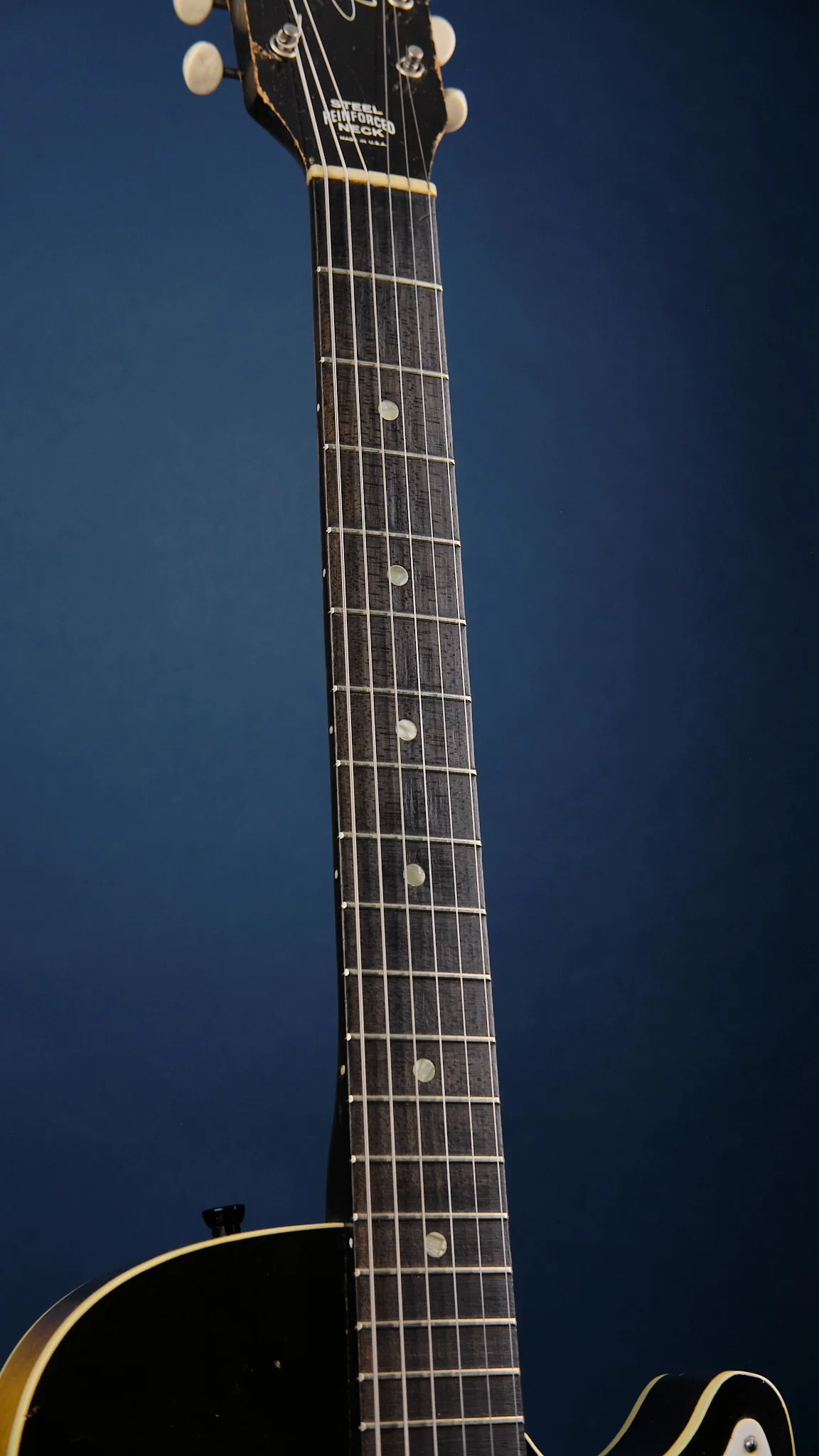 1960s Harmony H45 Stratotone Sunburst - Image 6