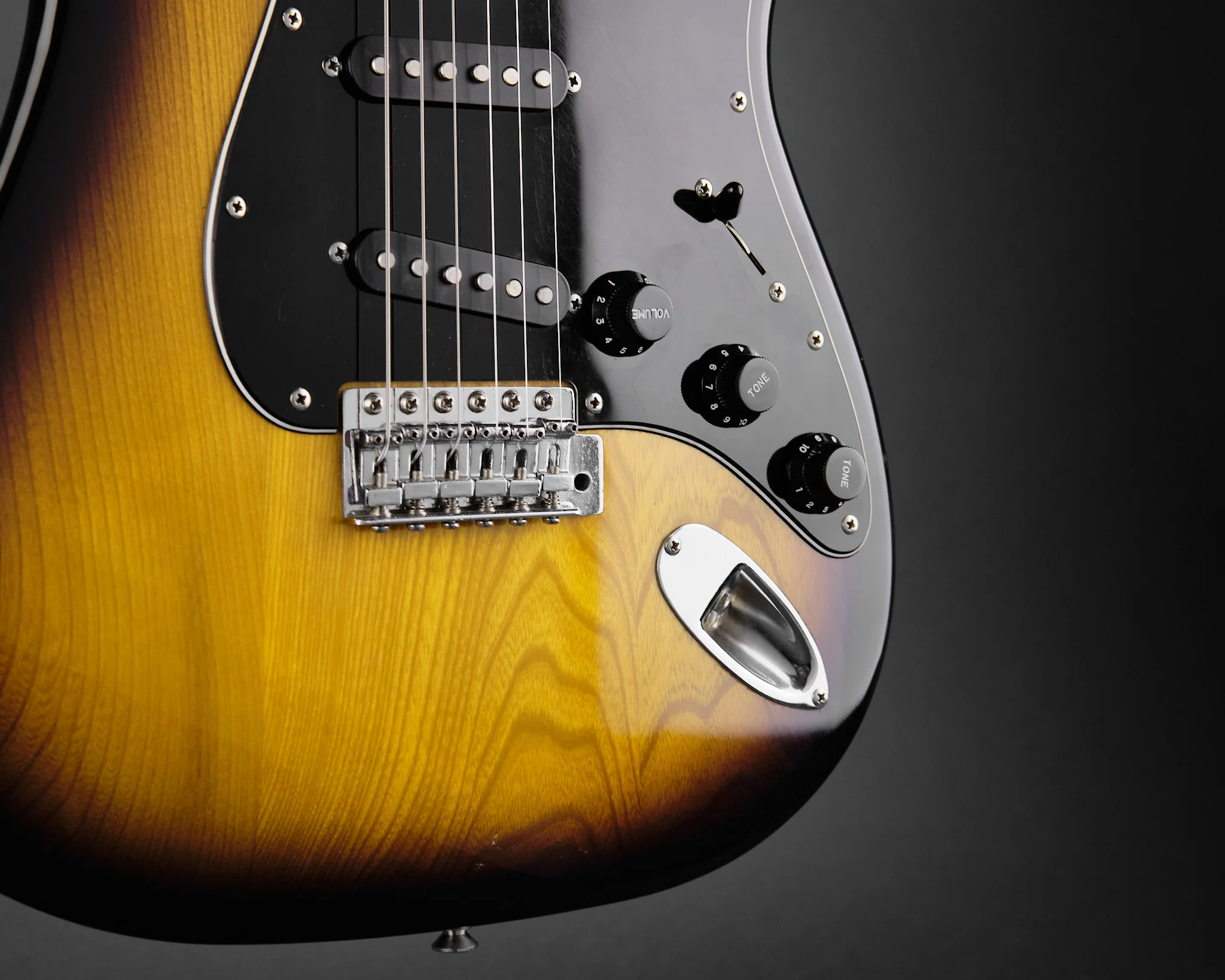 1981 Aria Pro-II ST-400 Strikin' Sound Sunburst - Image 9