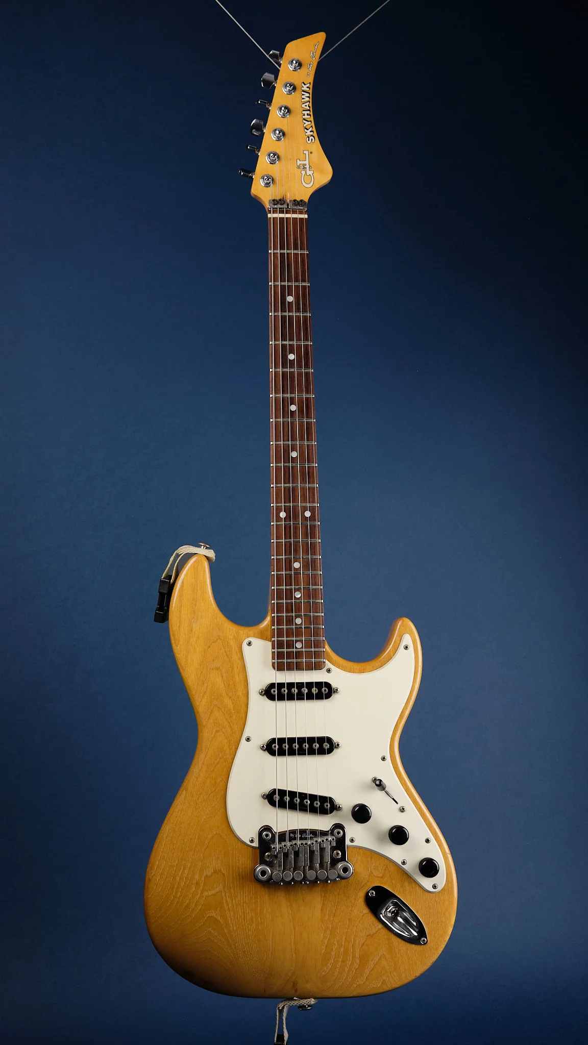 1988 G&L Skyhawk Natural - Image 4