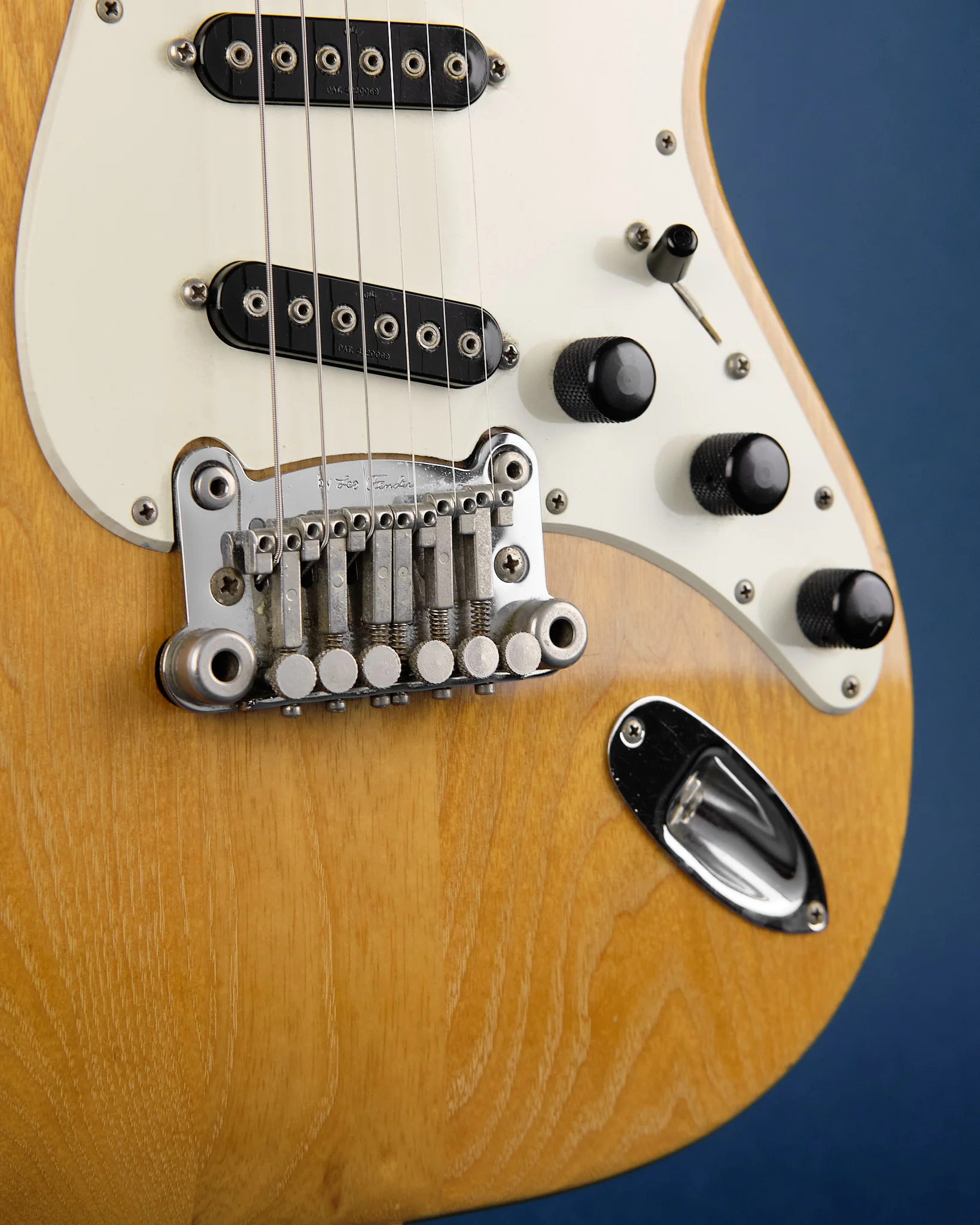 1988 G&L Skyhawk Natural - Image 9