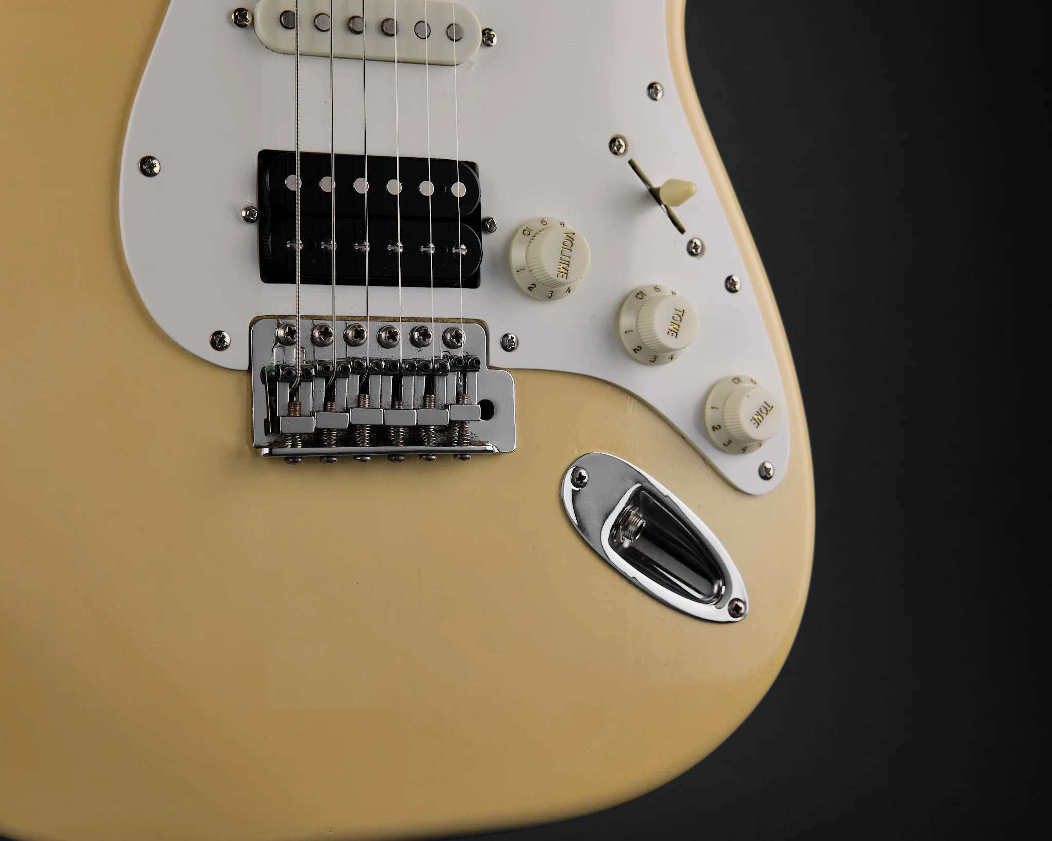 1990s Squier MIK Stratocaster HSS Yellow - Image 9