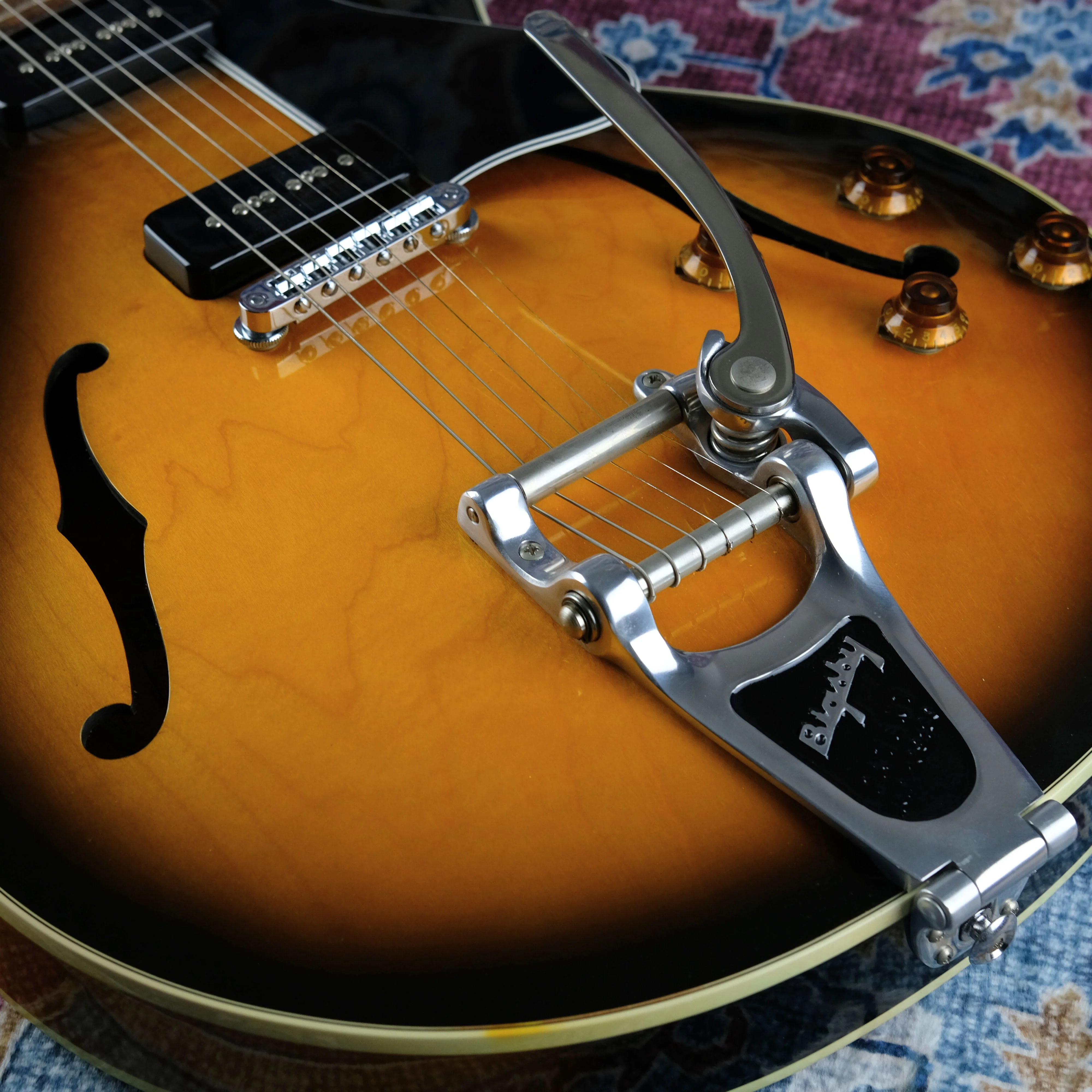 1994 Gibson ES-135 Vintage Sunburst - Image 3