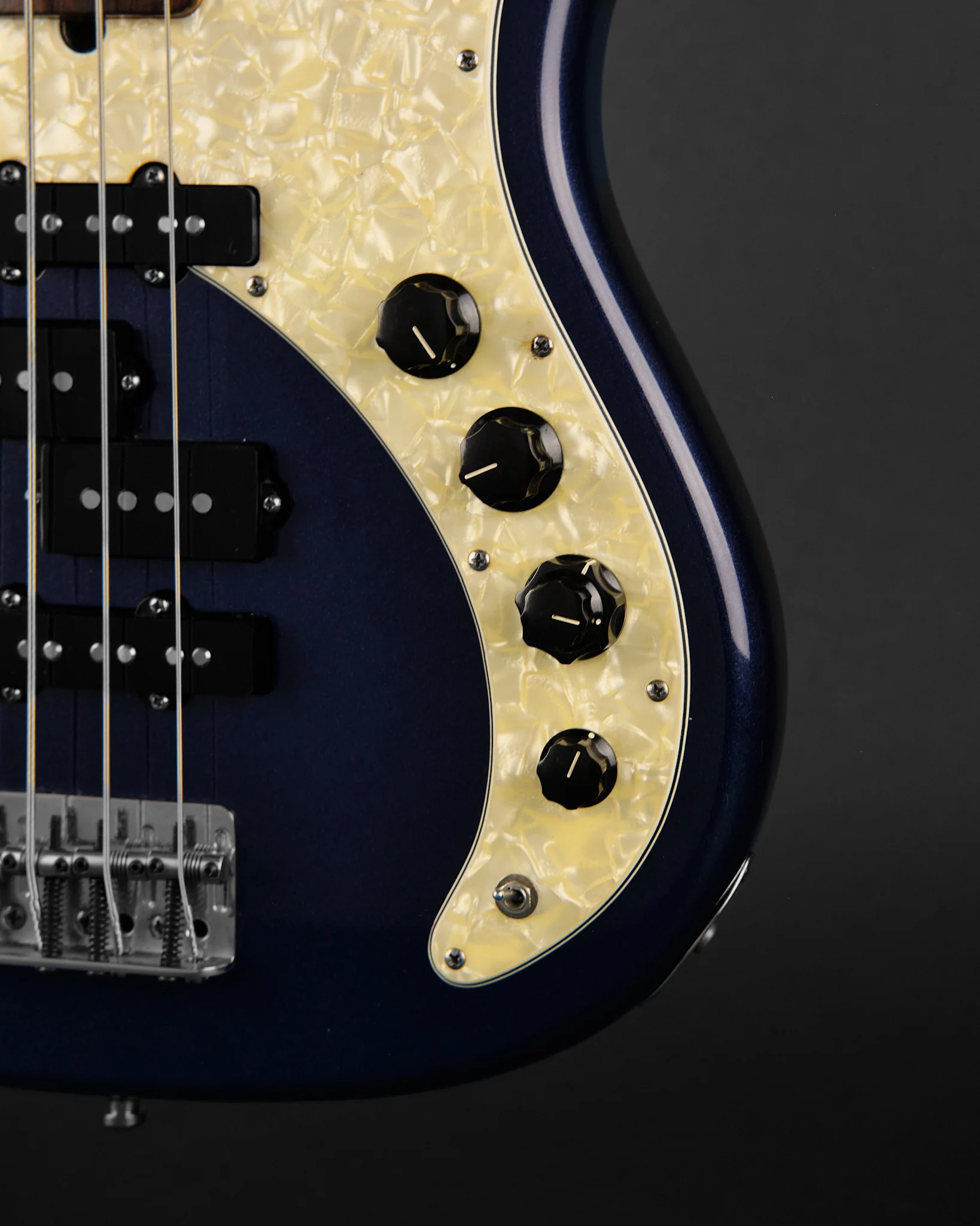 2000 Fender Stu Hamm Urge II Bass Bright Sapphire Metallic - Image 7
