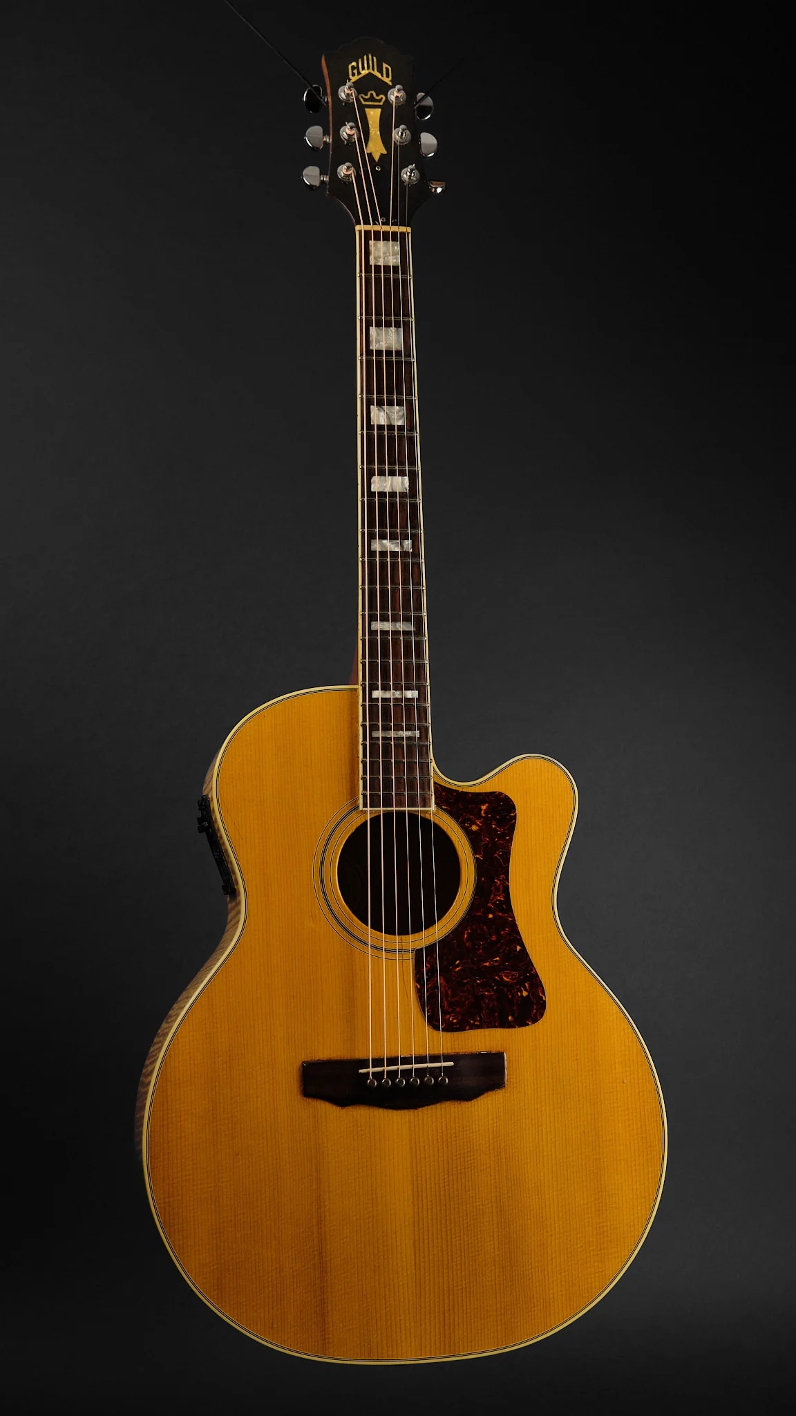 2000s Guild F47MCE Grand Auditorium Spruce - Image 4