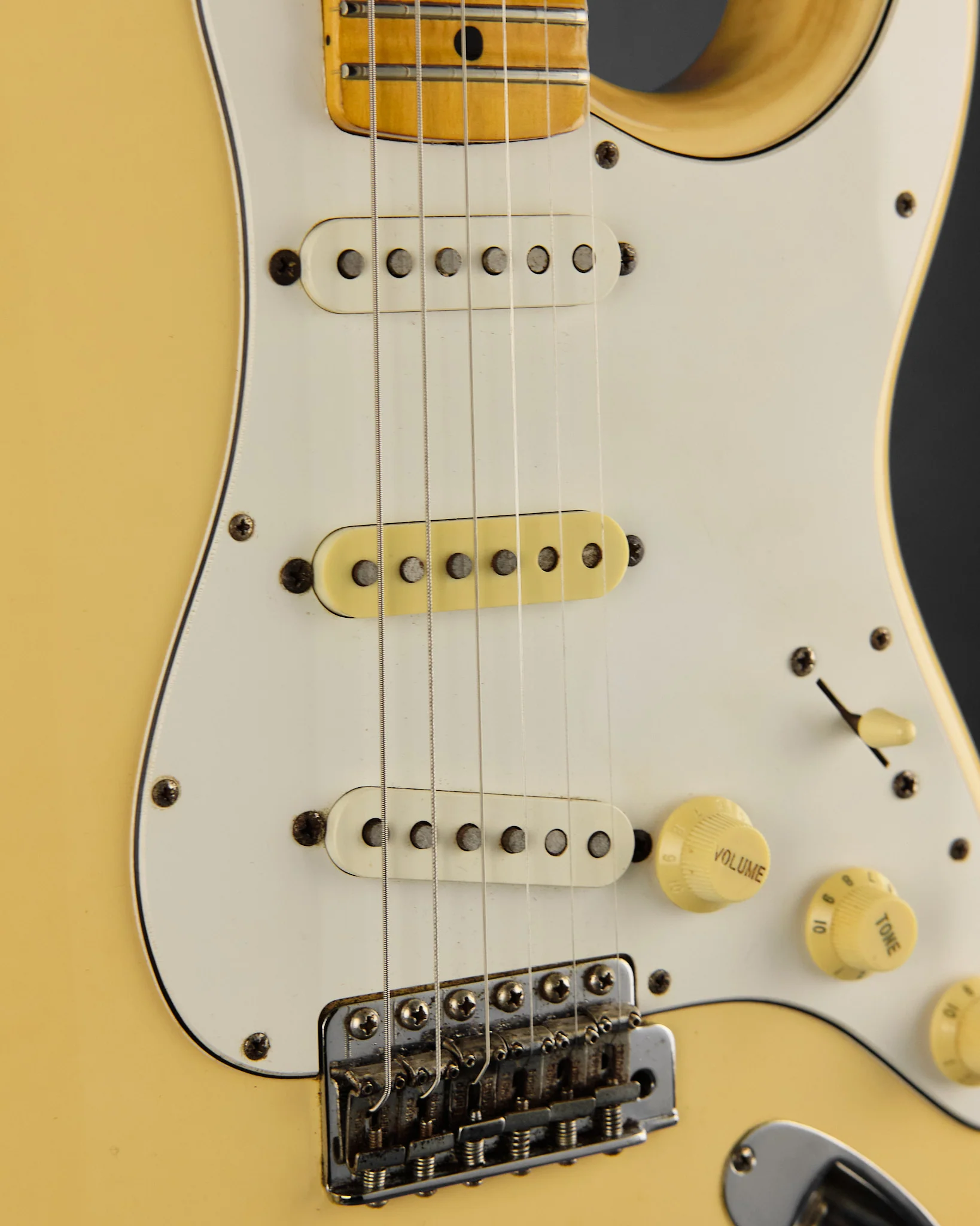 2005 Fender CIJ ST68-185YM Yngwie J Malmsteen Stratocaster Vintage White - Image 11
