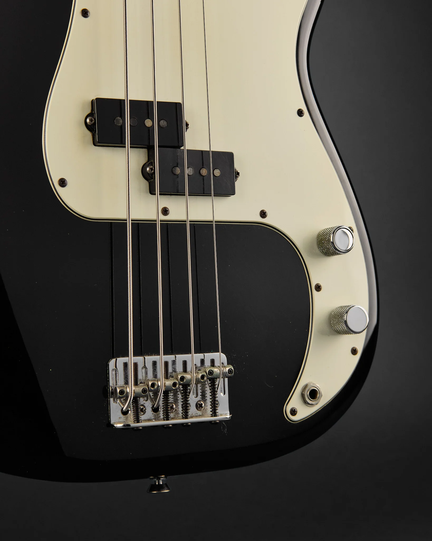 2006 Fender American Series Precision Bass - Image 9