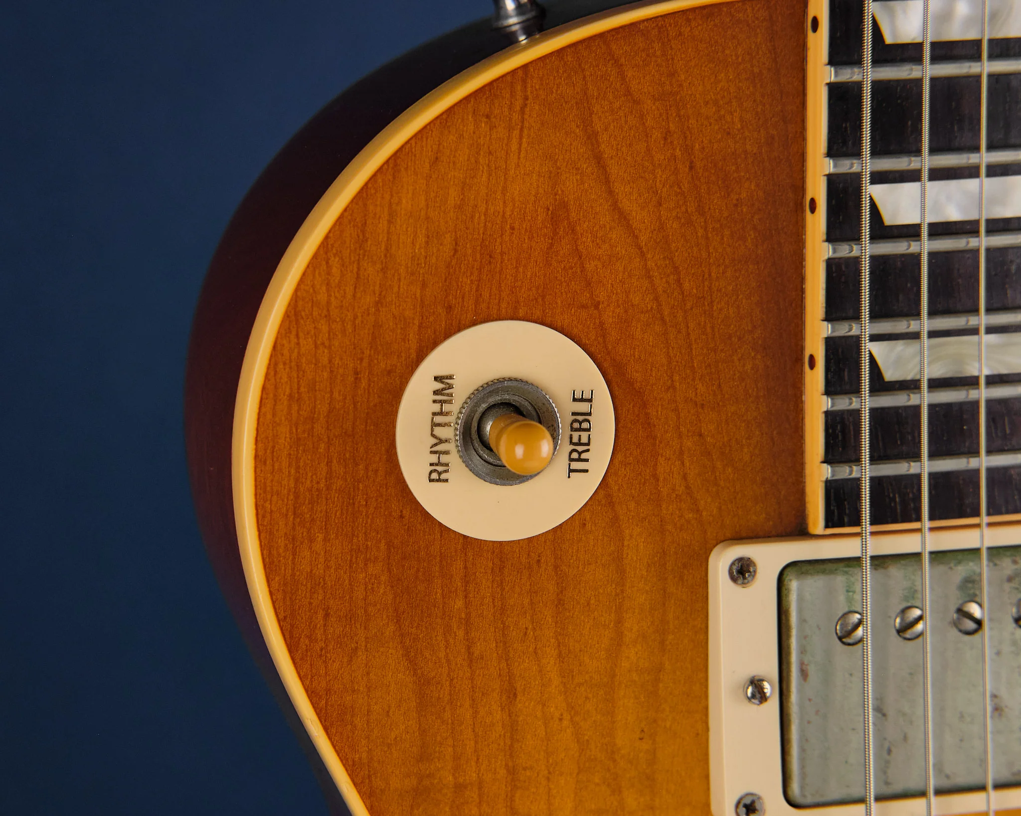 2008 Gibson Les Paul R8 Custom Shop Lemon Burst - Image 12