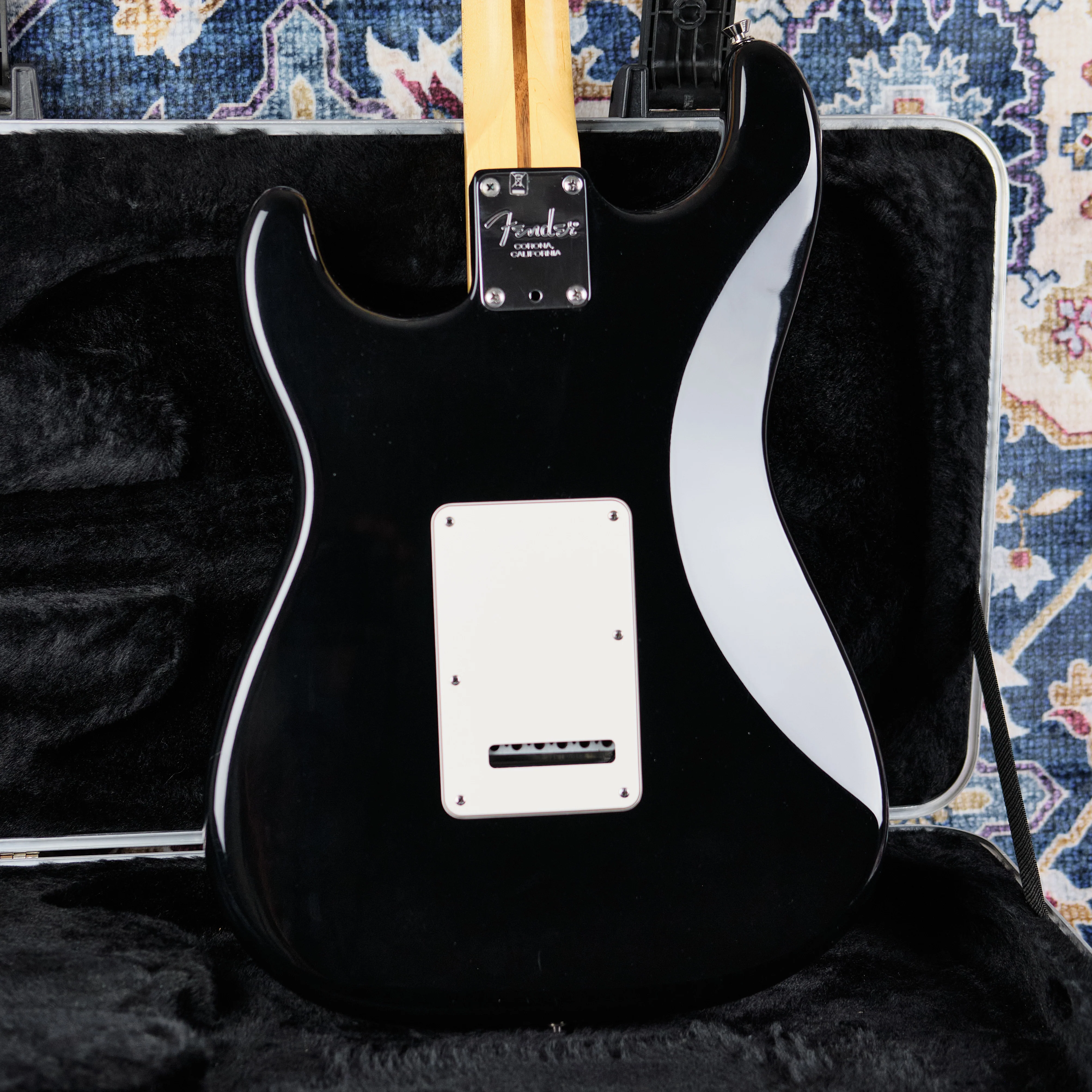 2010 Fender American Standard Stratocaster Black - Image 3