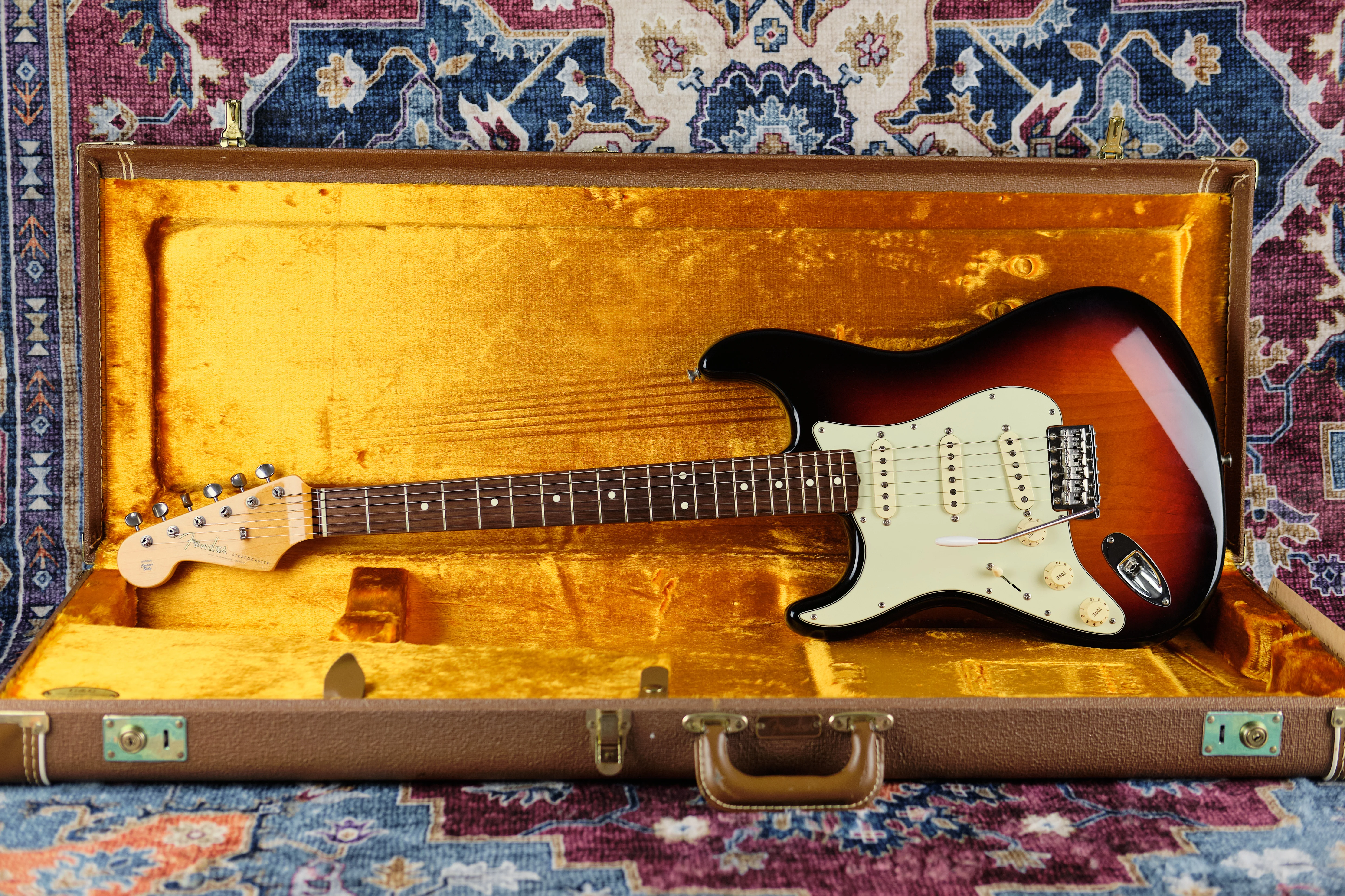 2010 Fender American Vintage '62 Stratocaster Left Handed Sunburst - Image 4