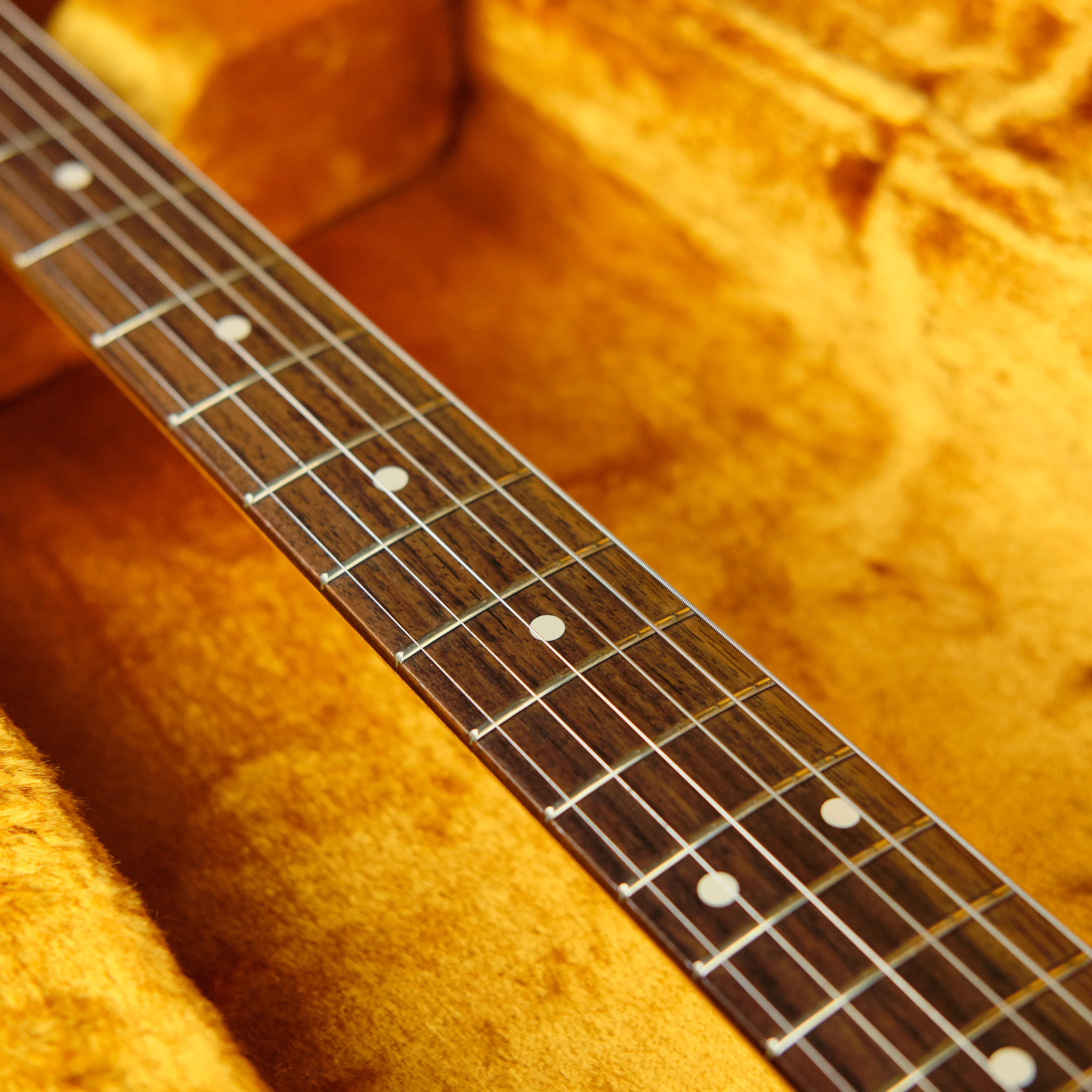 2010 Fender American Vintage '62 Stratocaster Left Handed Sunburst - Image 5