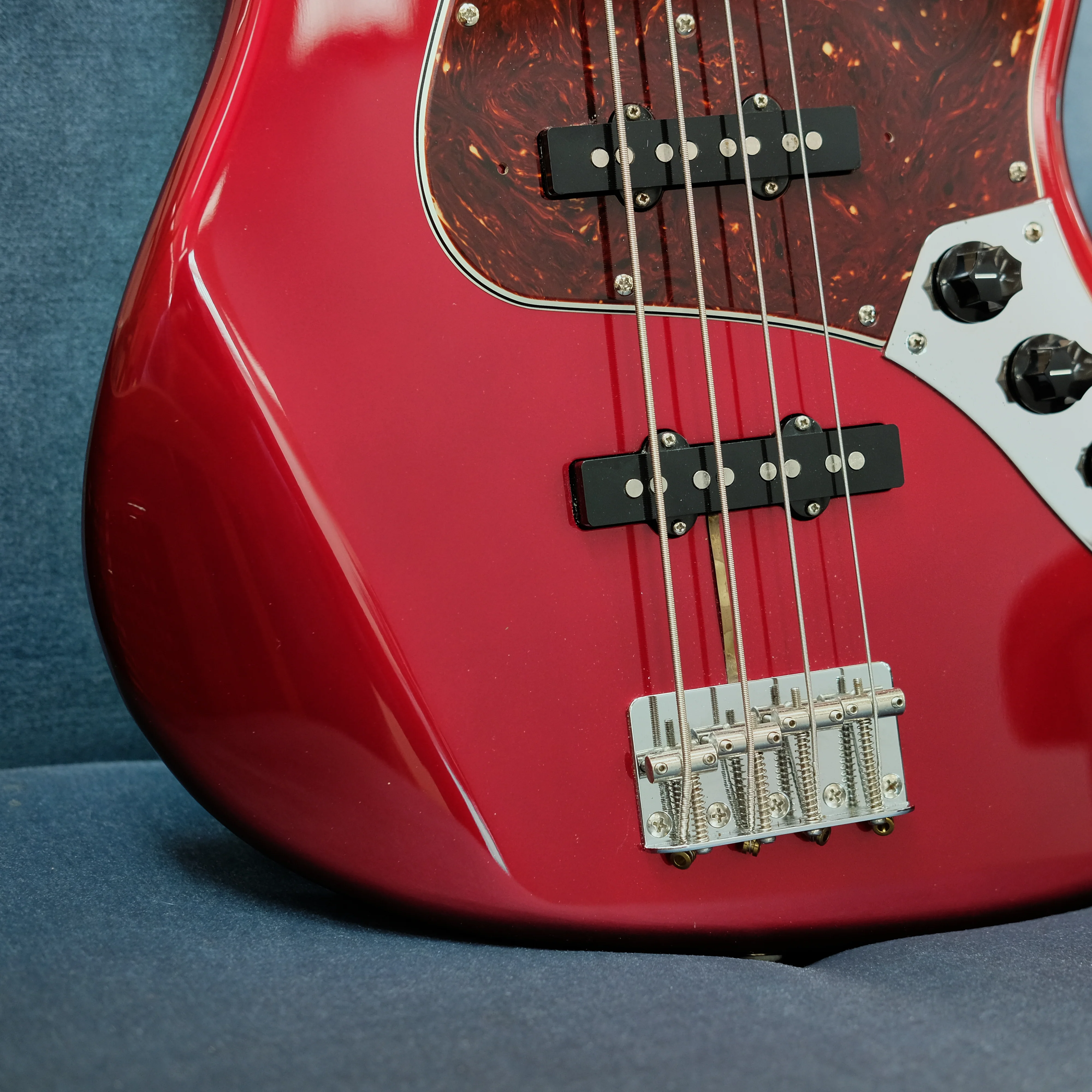 2010 Fender Japan Jazz Bass JB-62 Candy Apple Red - Image 7