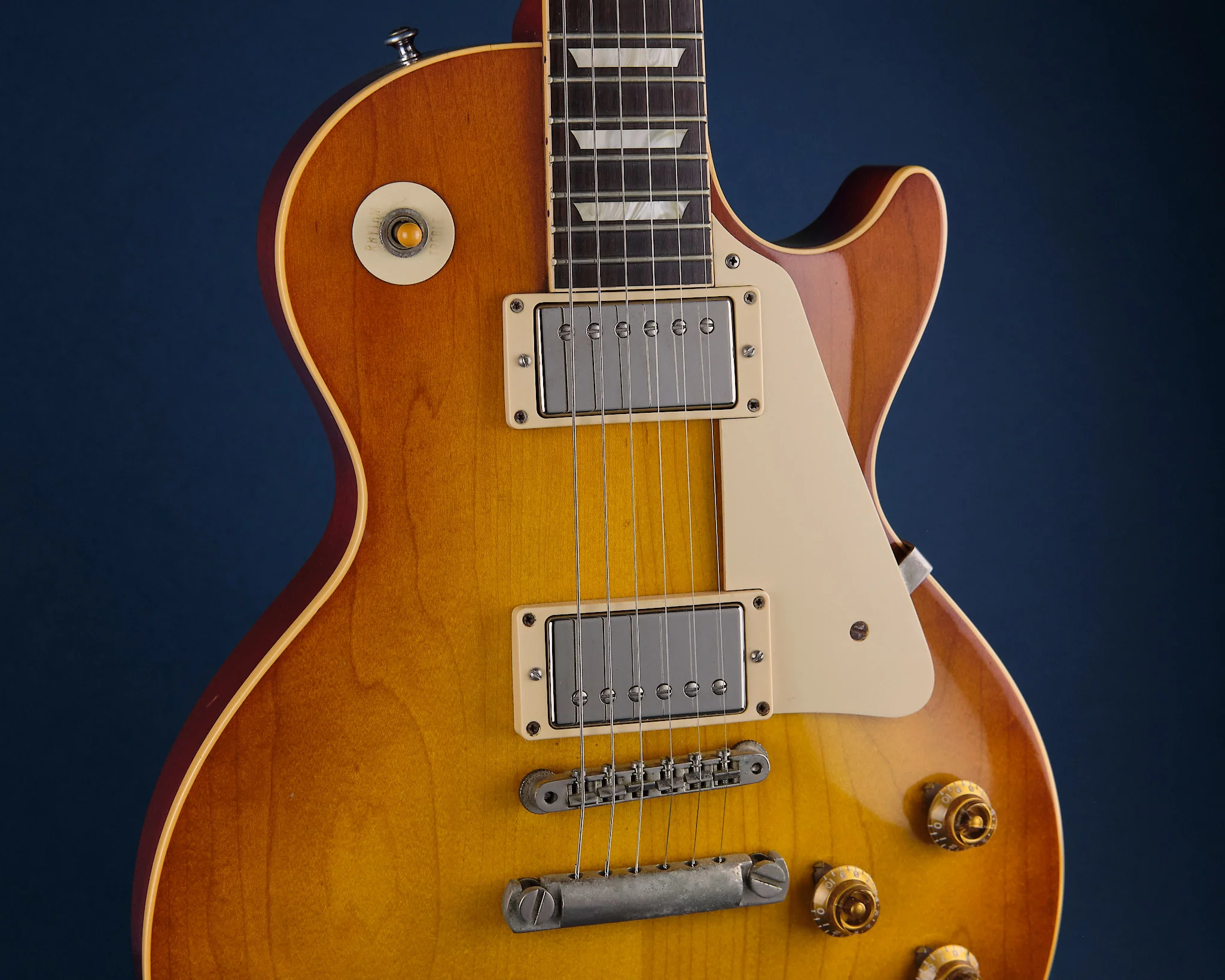 2010 Gibson Les Paul R8 Custom Shop Lemon Burst - Image 11