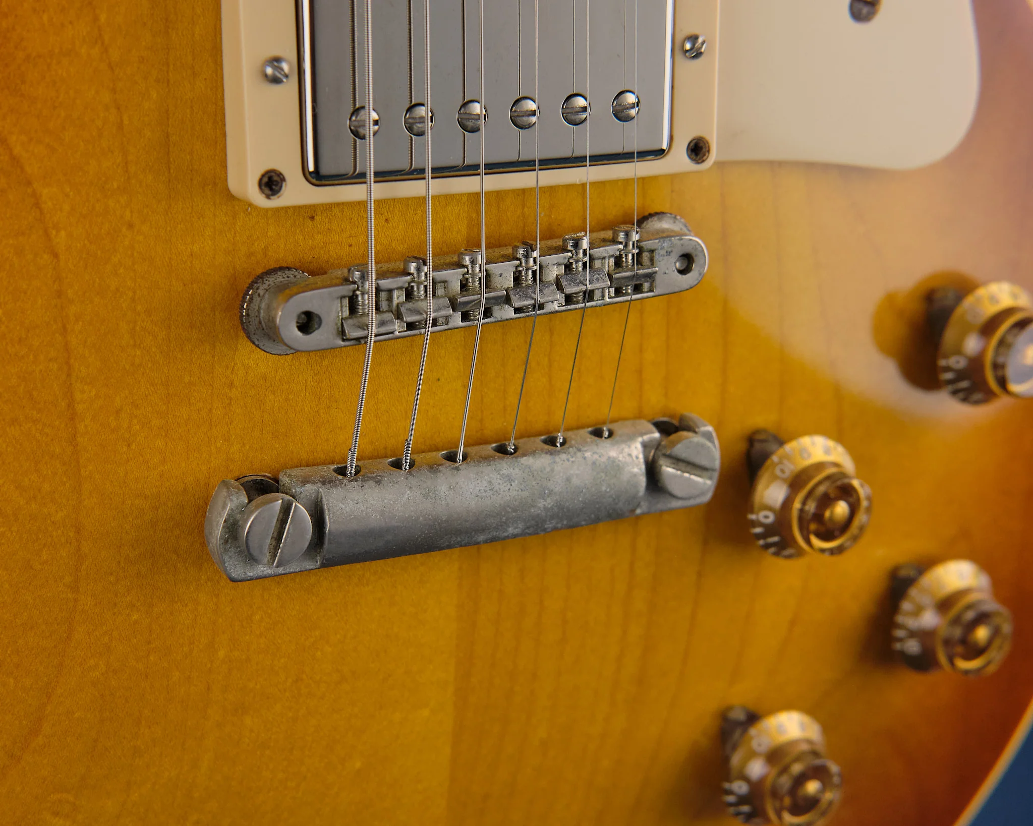 2010 Gibson Les Paul R8 Custom Shop Lemon Burst - Image 12