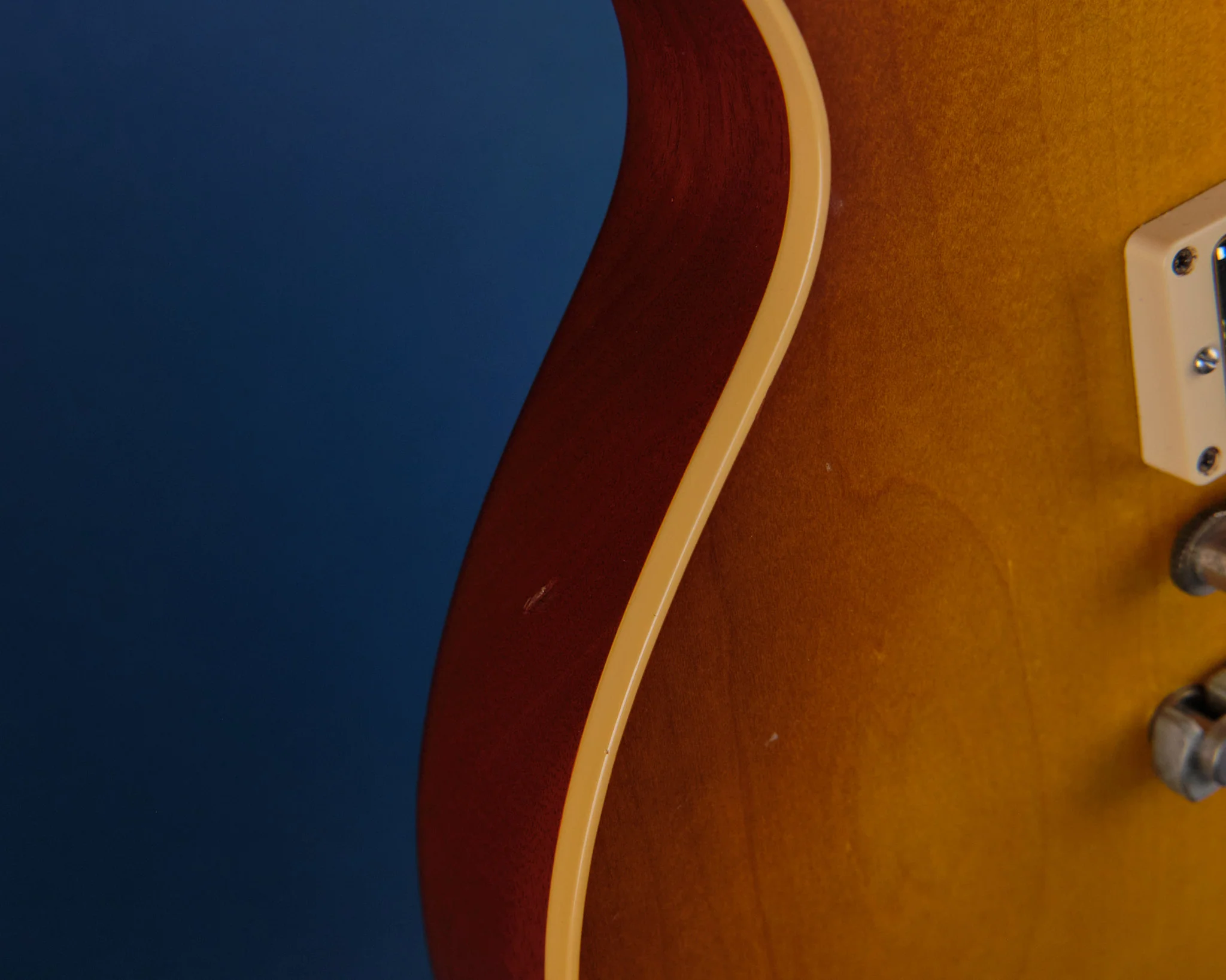 2010 Gibson Les Paul R8 Custom Shop Lemon Burst - Image 13