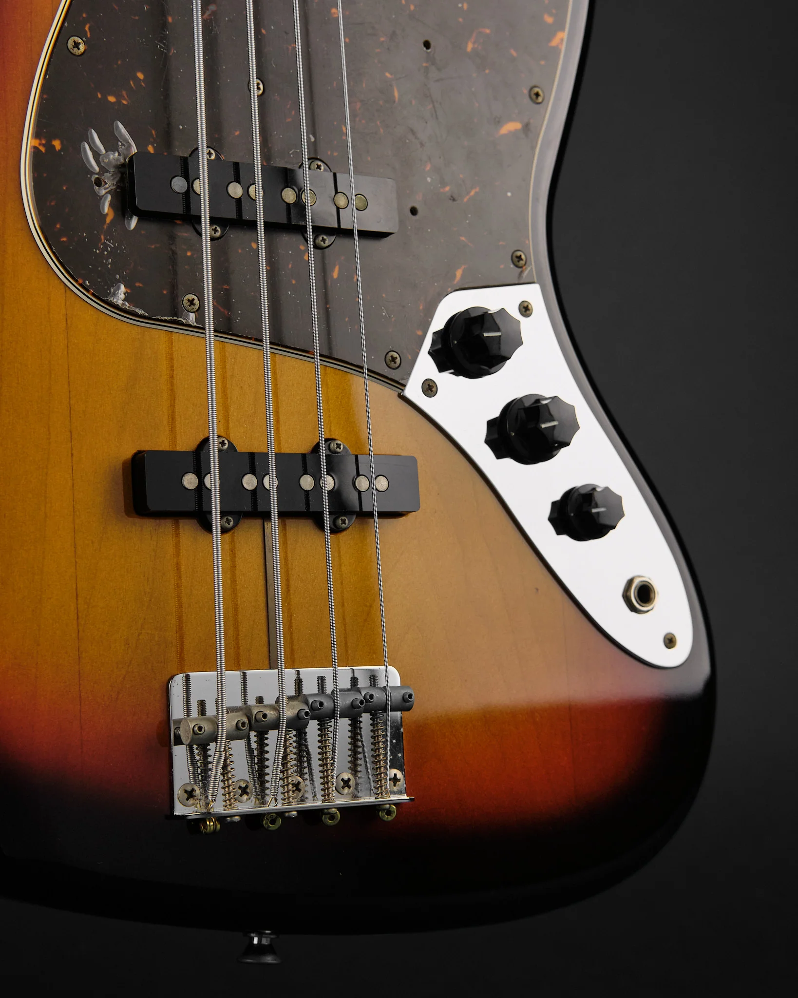 2010s Fender MIJ JB62 Jazz Bass Sunburst - Image 10