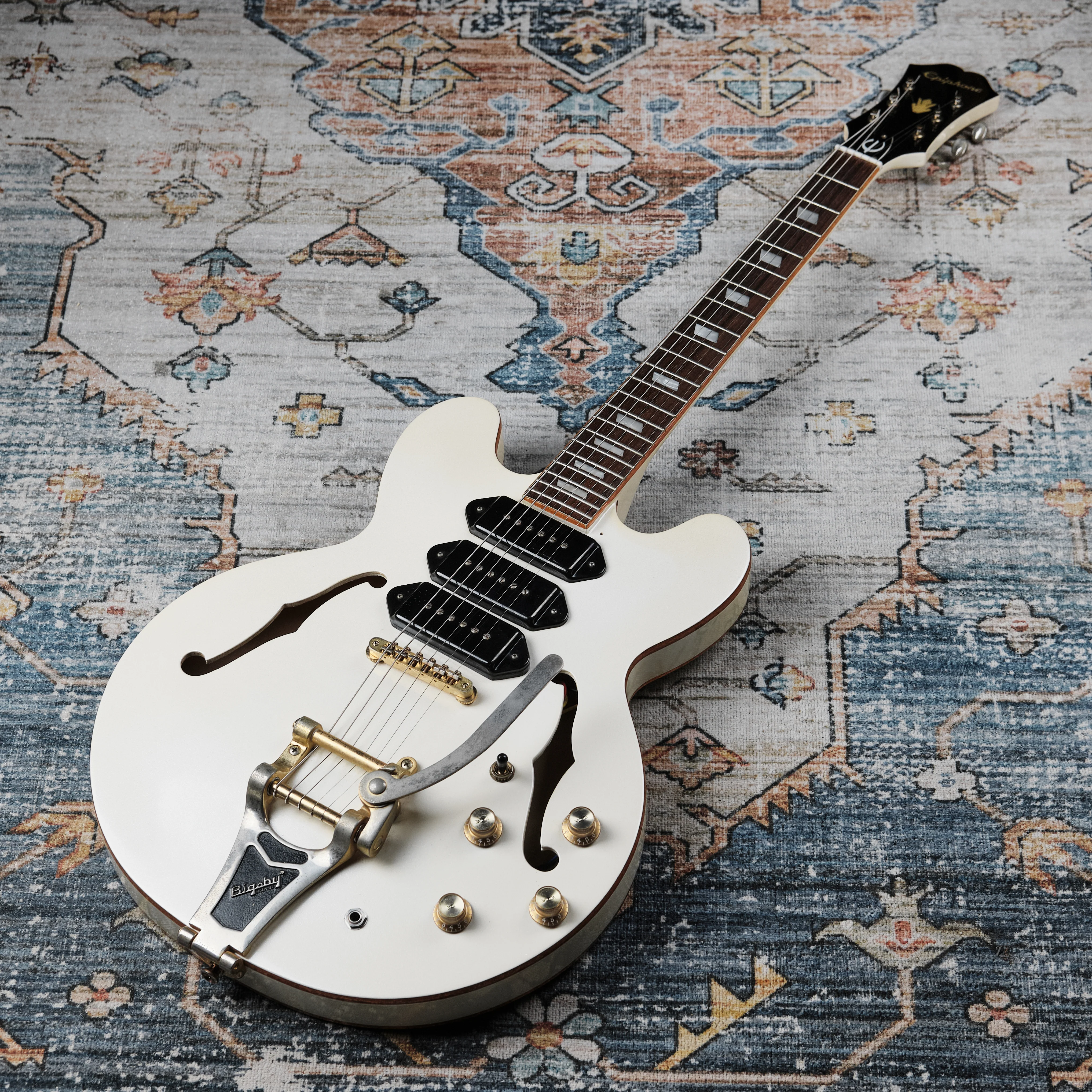 2011 Epiphone Riviera P93 Ltd Ed Custom Shop White (Second-Hand) - Image 5