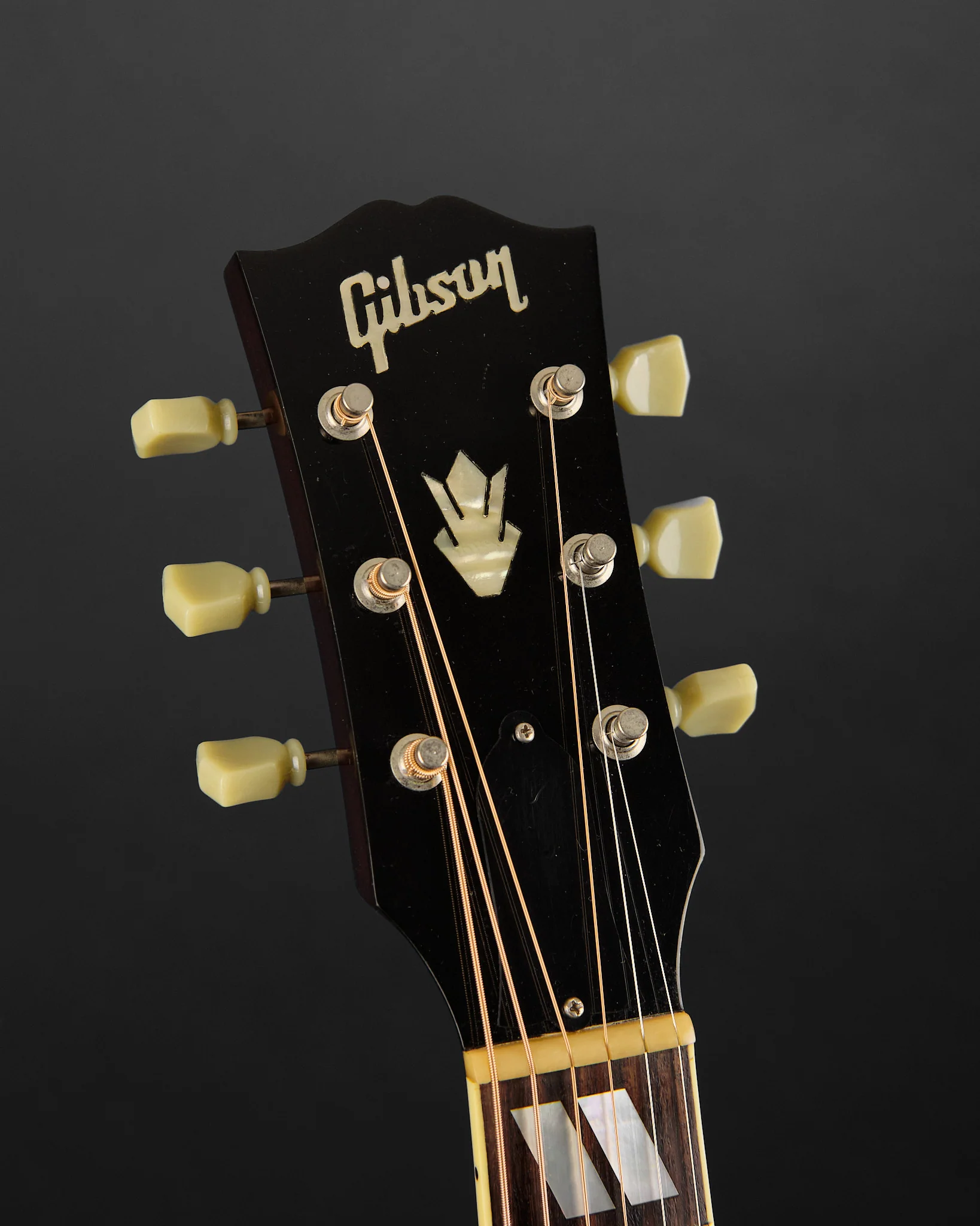 2011 Gibson Custom Shop 'New Vintage' J-185 Sunburst - Image 2