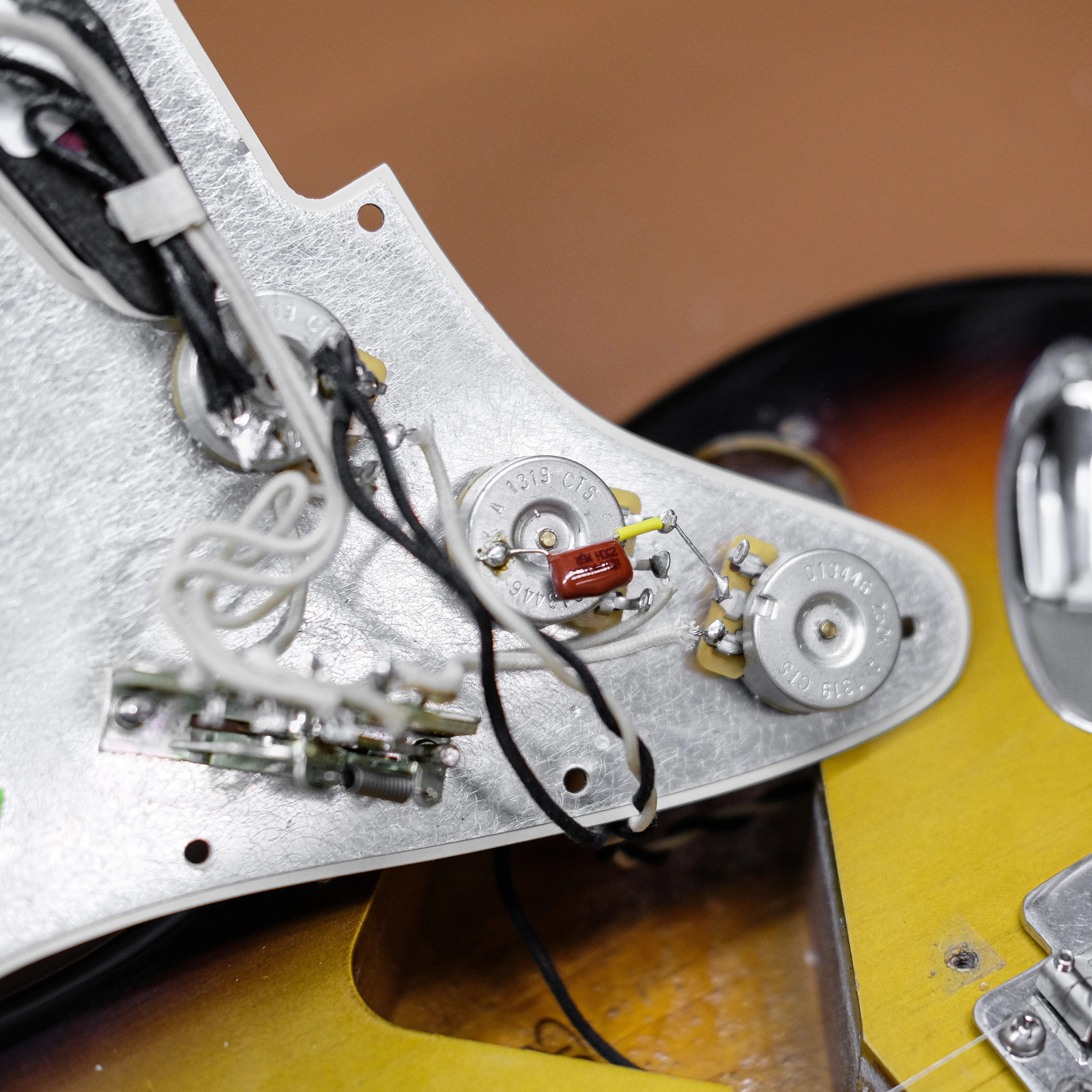 2013 Fender Custom Shop 50th Anniversary '64 L-Series Stratocaster Sunburst - Image 11