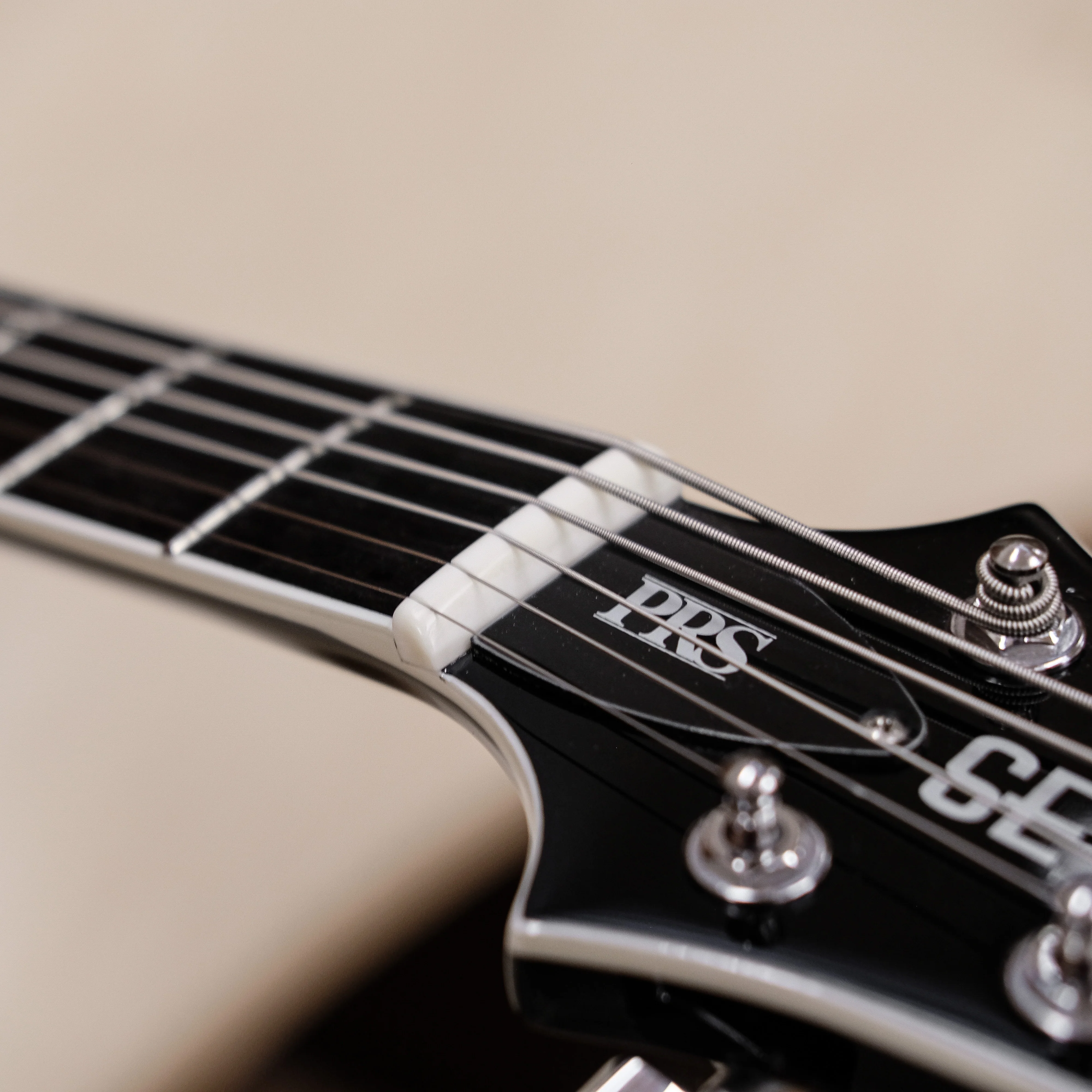 2013 PRS SE Mike Mushok Baritone Silverburst - Image 7