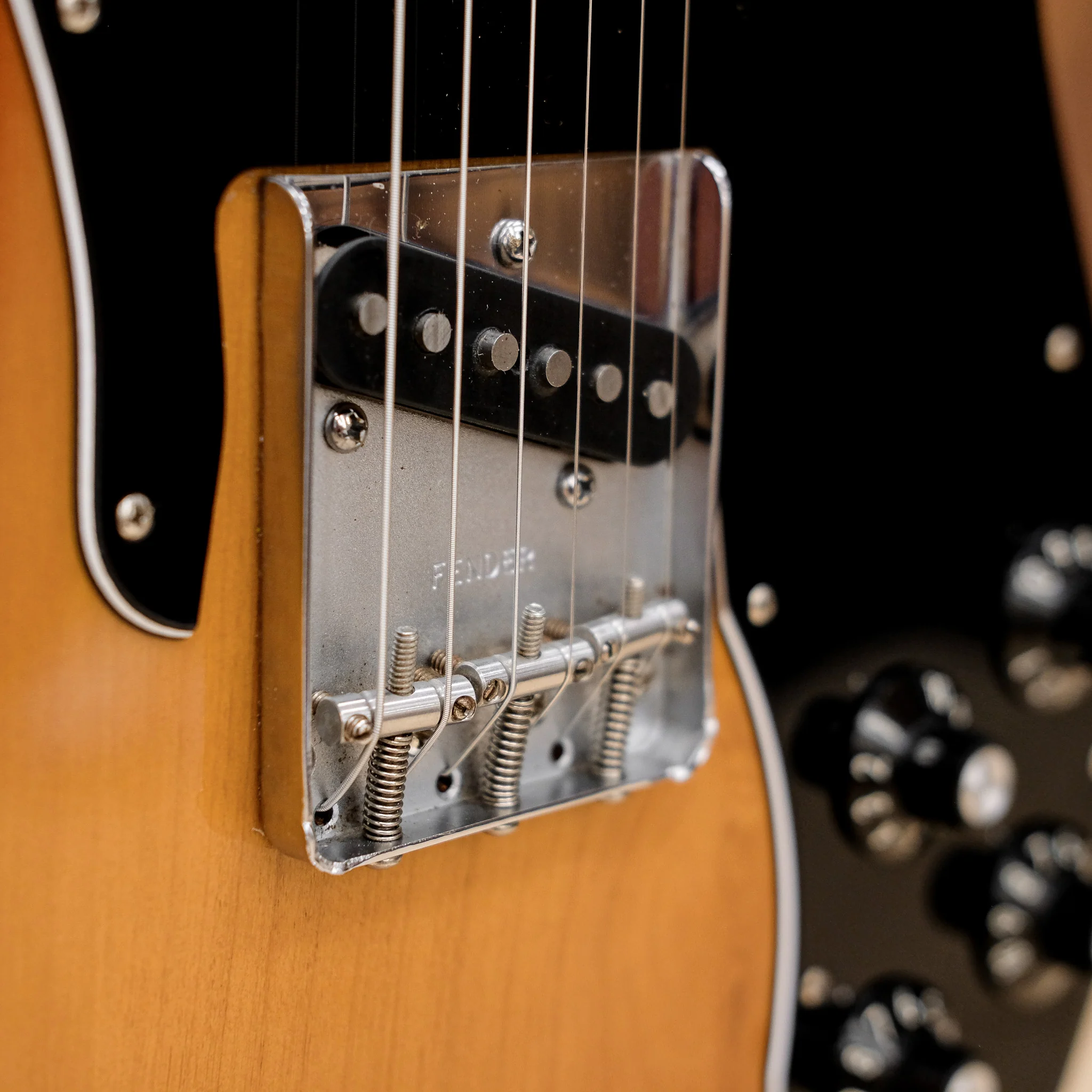 2016 Fender Telecaster Custom '72 Re-Issue MIM Sunburst - Image 7