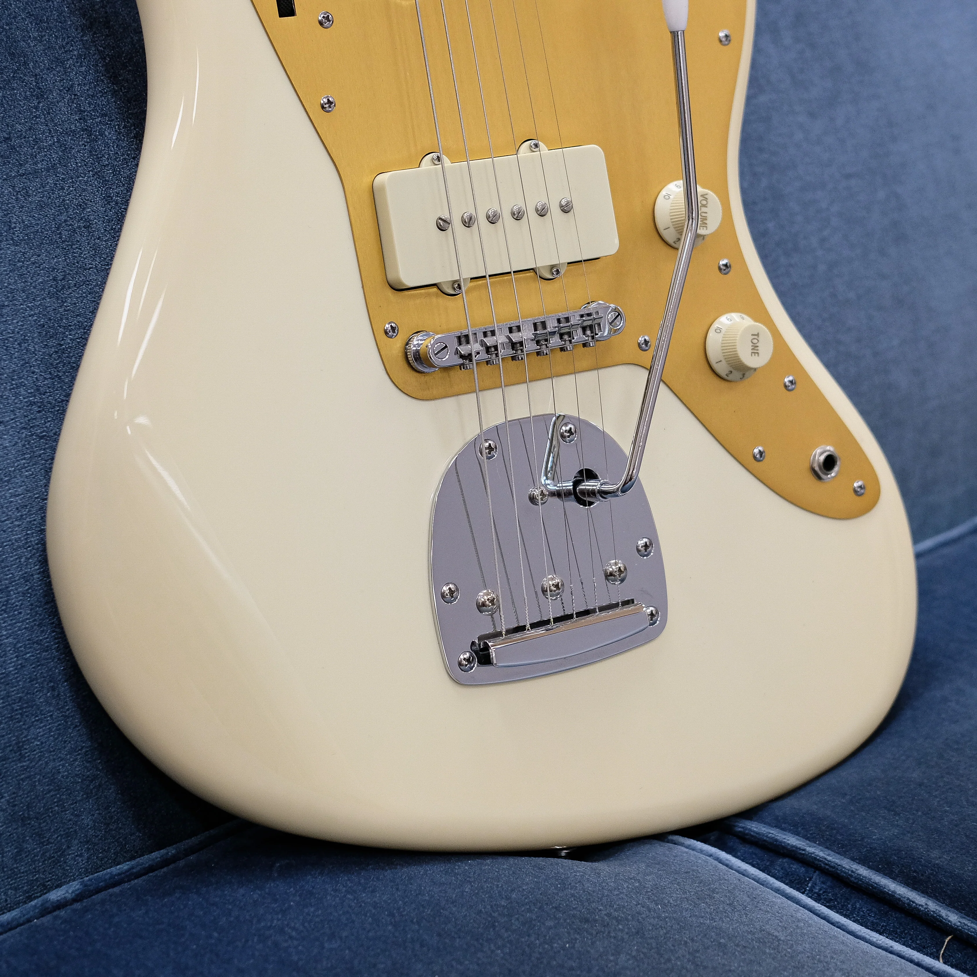 2016 Squier J Mascis Jazzmaster - Image 6