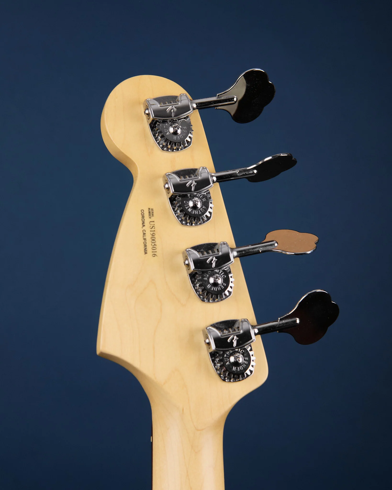2019 Fender American Performer Mustang Bass Aubergine - Image 7