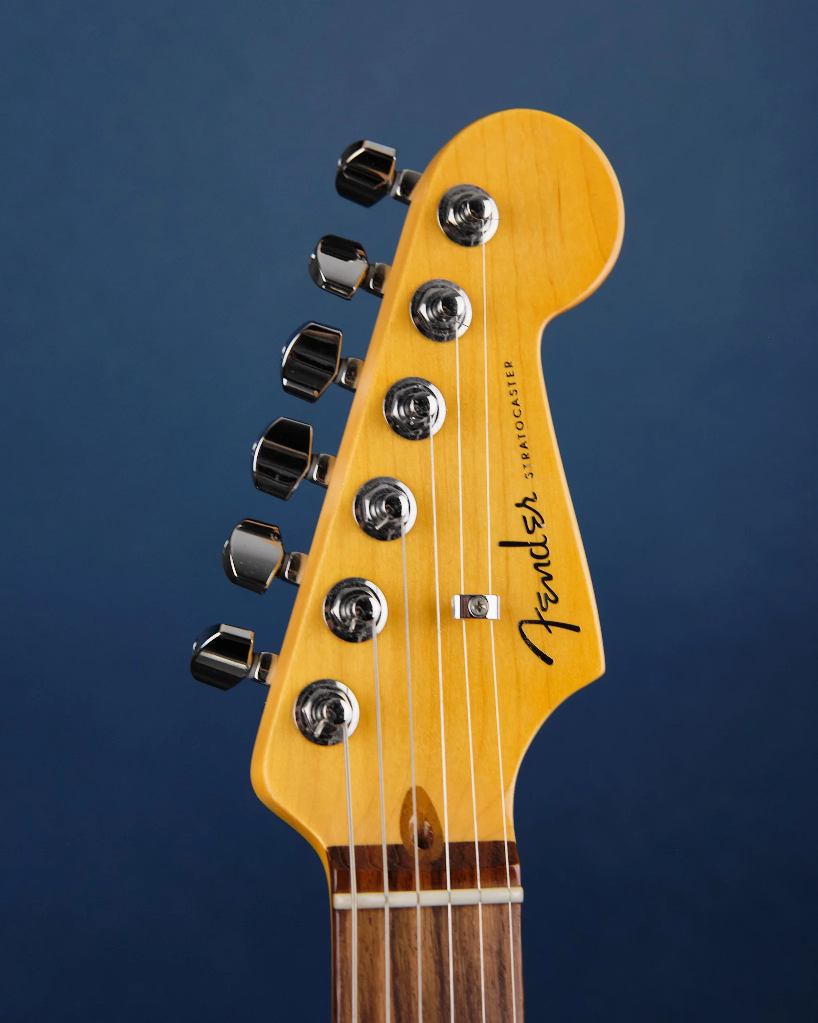 2019 Fender American Ultra Stratocaster Arctic Pearl - Image 2