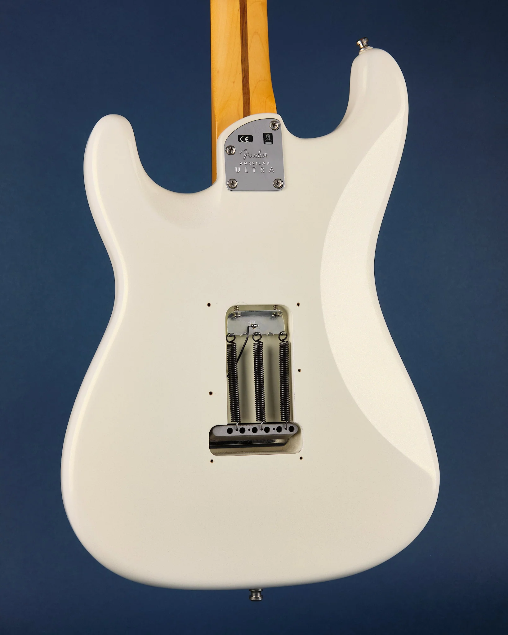 2019 Fender American Ultra Stratocaster Arctic Pearl - Image 3