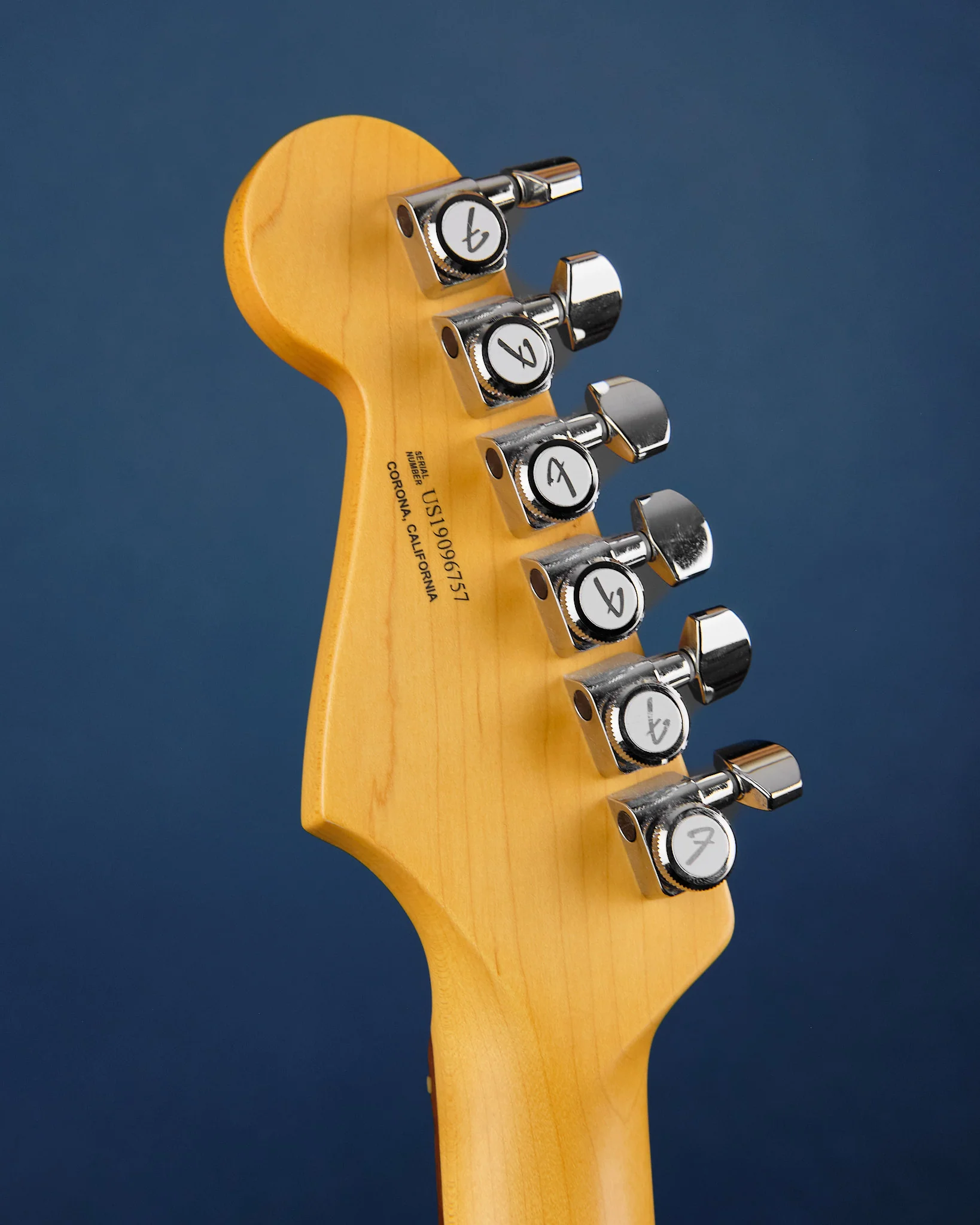 2019 Fender American Ultra Stratocaster Arctic Pearl - Image 7