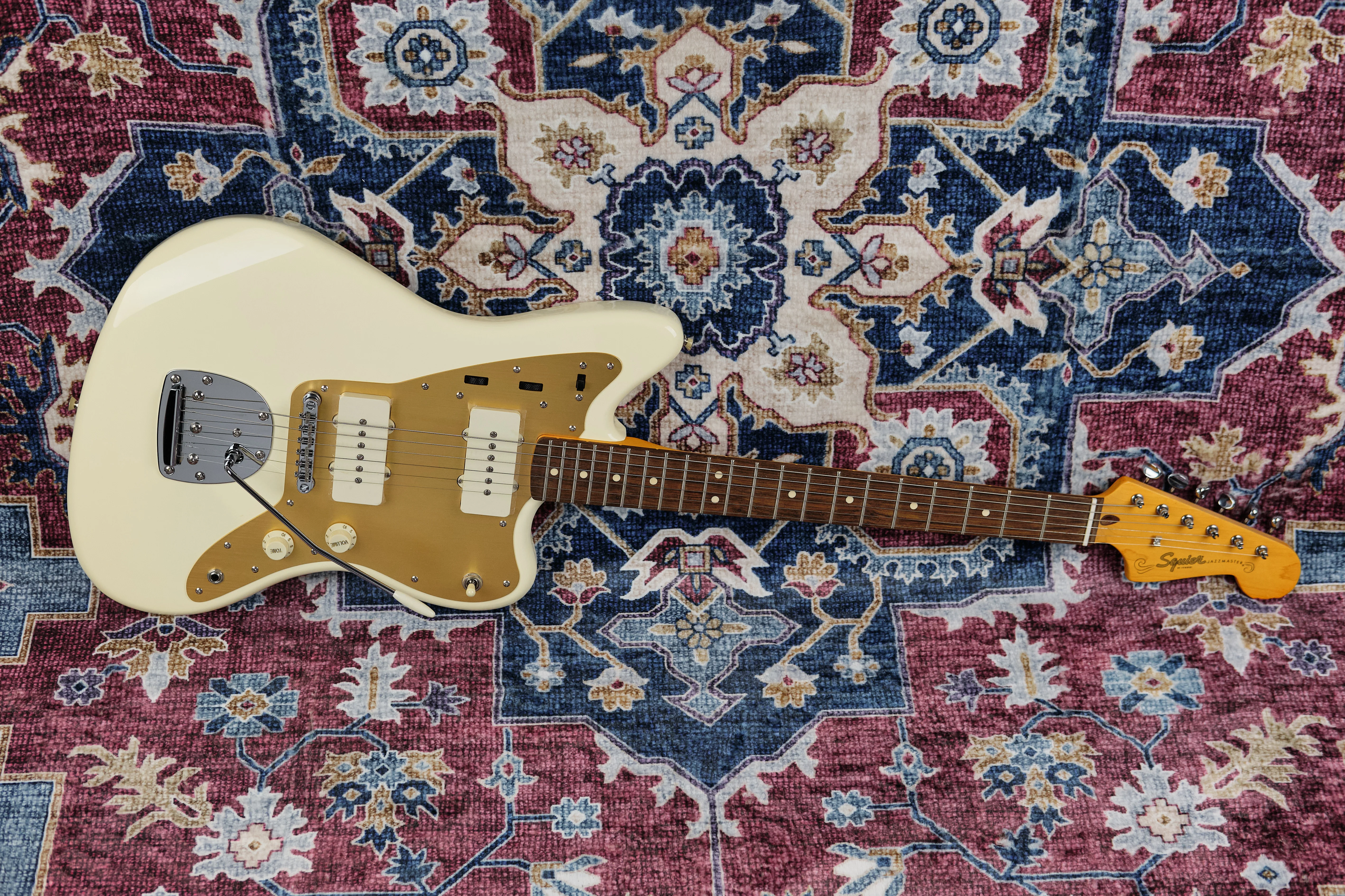 2021 Squier J Mascis Jazzmaster Vintage White - Image 4