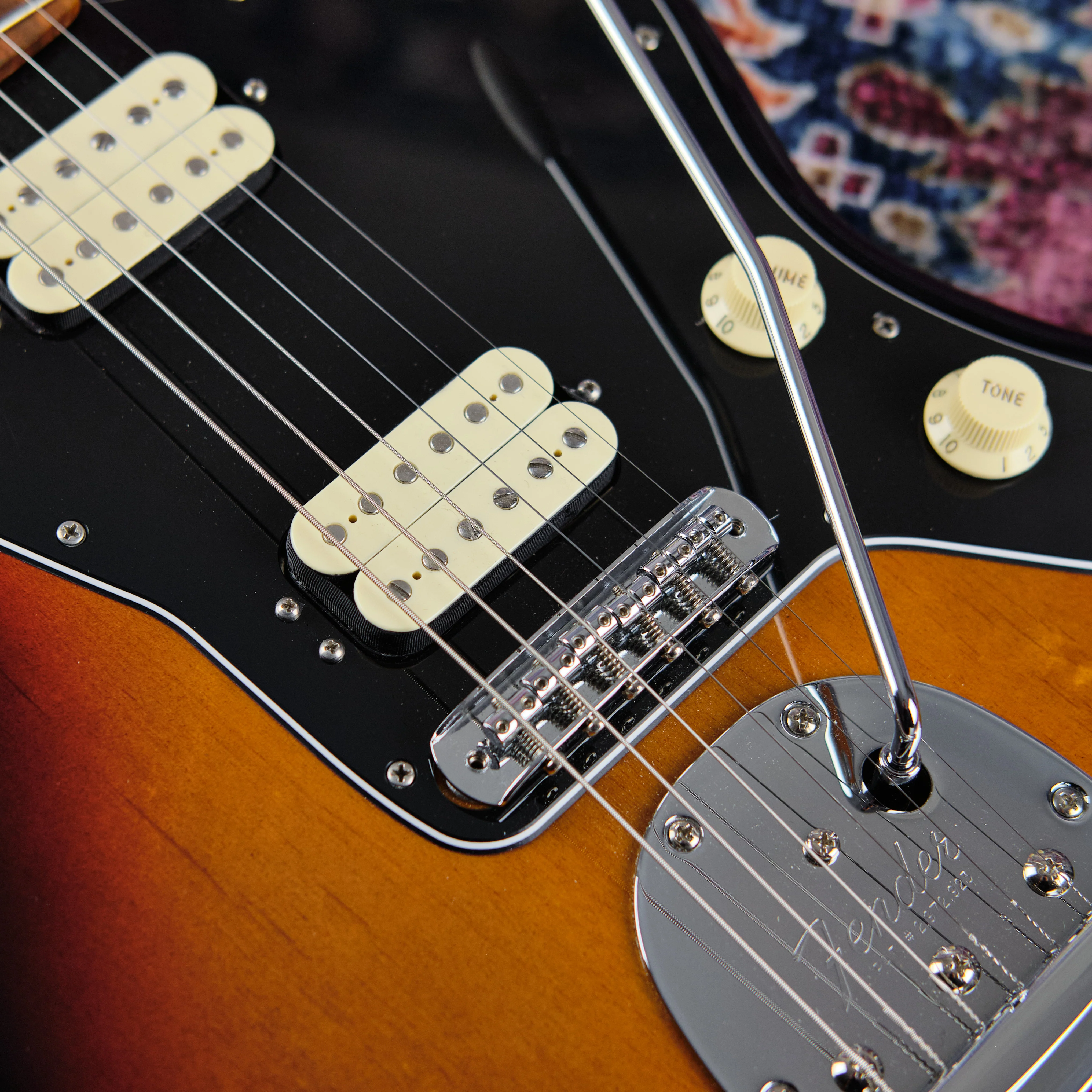 2022 Fender Player Jazzmaster 3-Colour Sunburst - Image 6