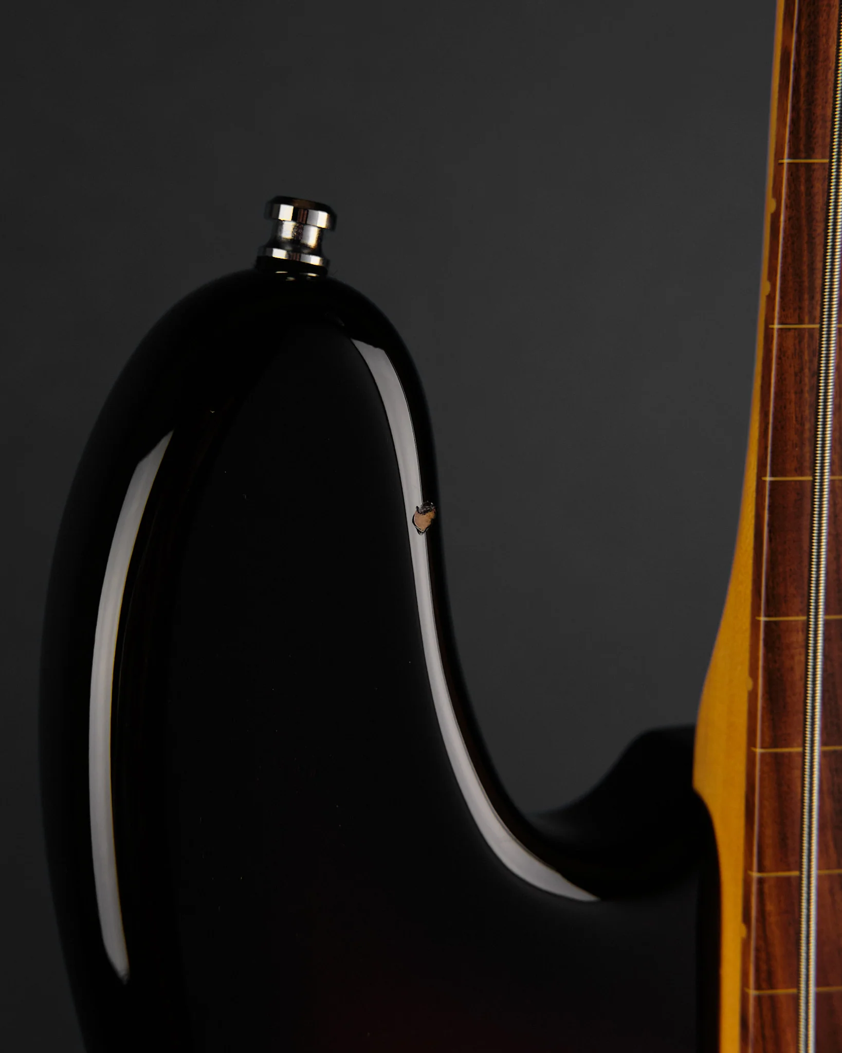 2023 Fender Jaco Pastorius Jazz Bass Sunburst - Image 10