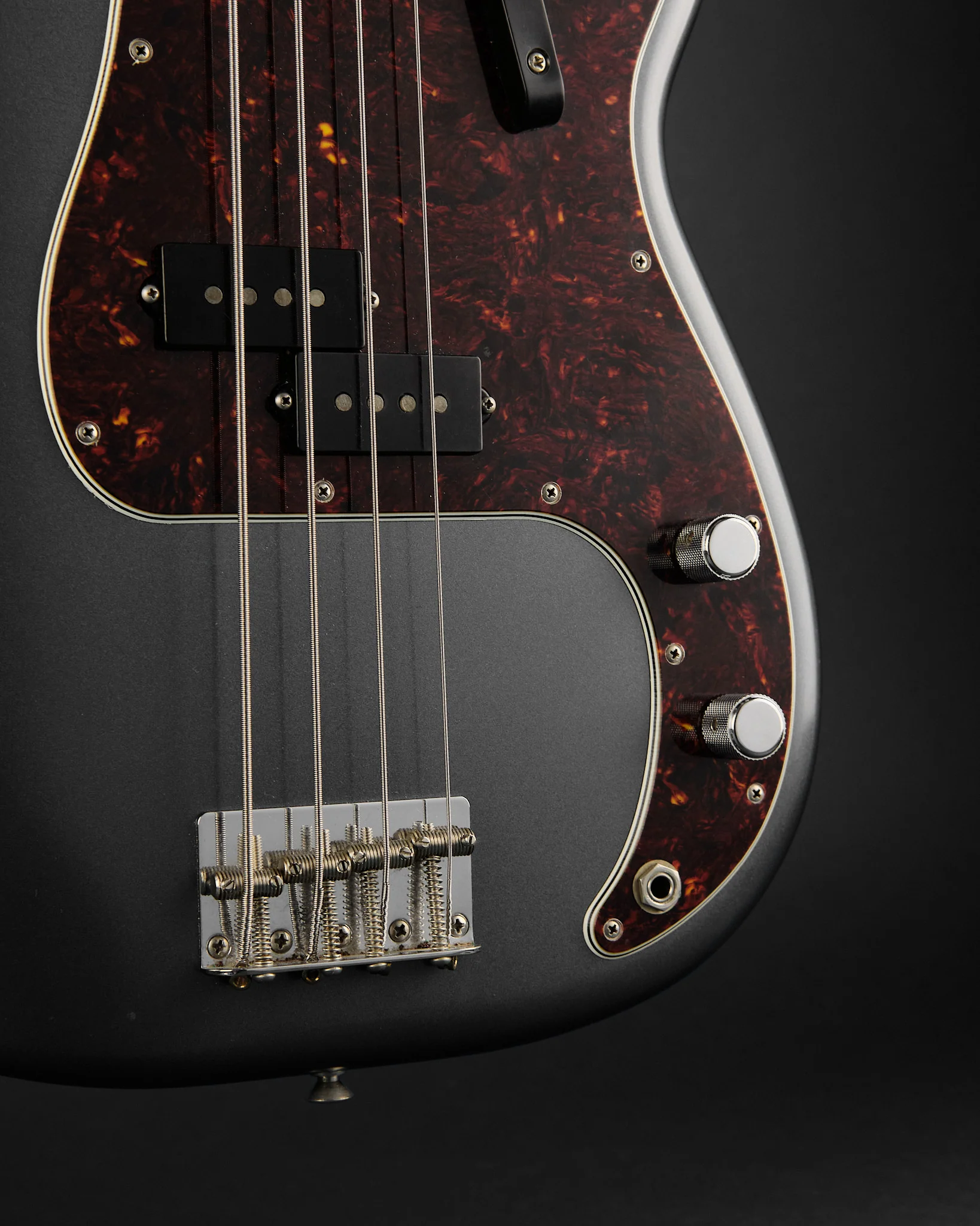 2025 Fender Limited Edition Vintera II Road Worn '60s Precision Bass Charcoal Frost Metallic - Image 9