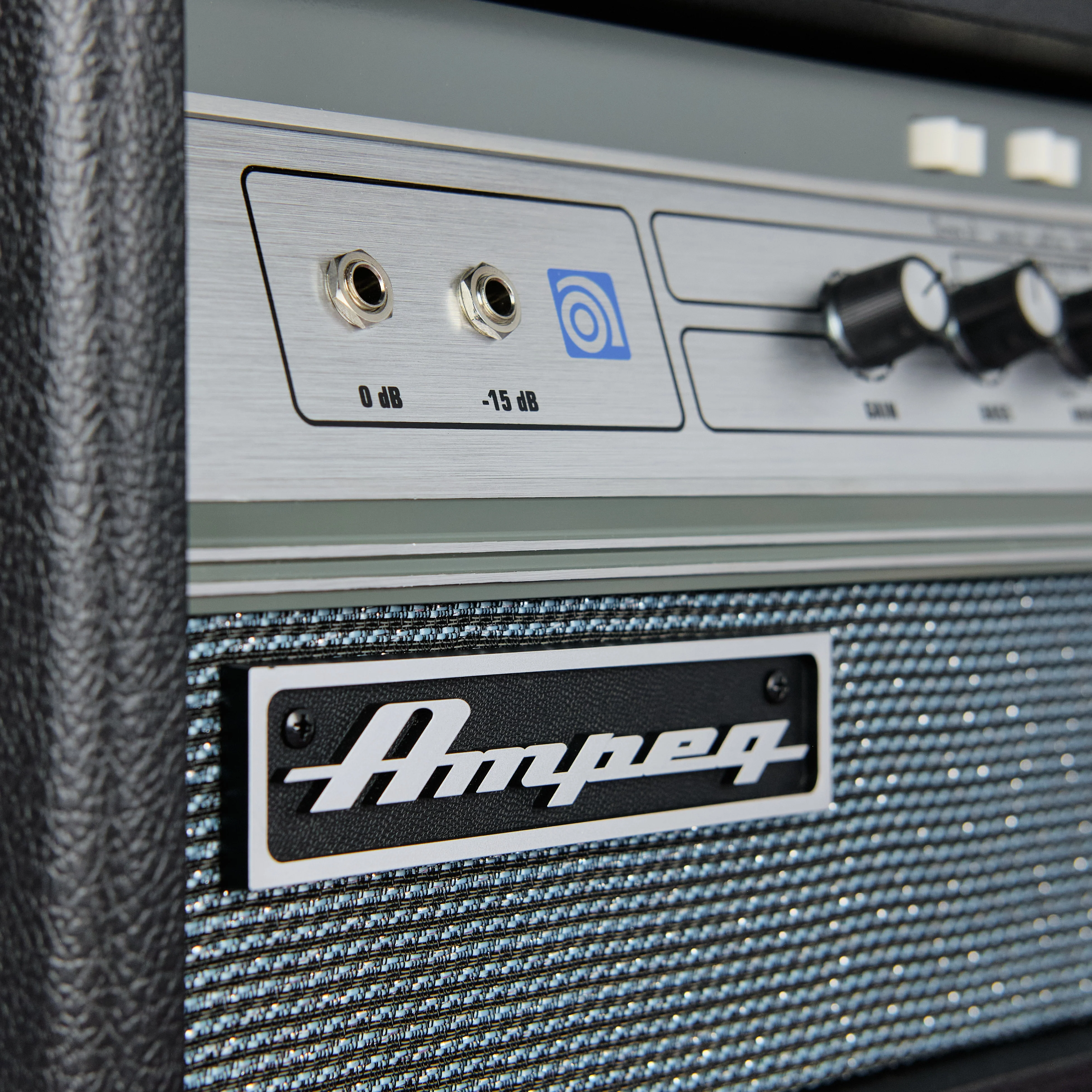 Ampeg V-4B 100-Watt Bass Head (Second-Hand) - Image 3