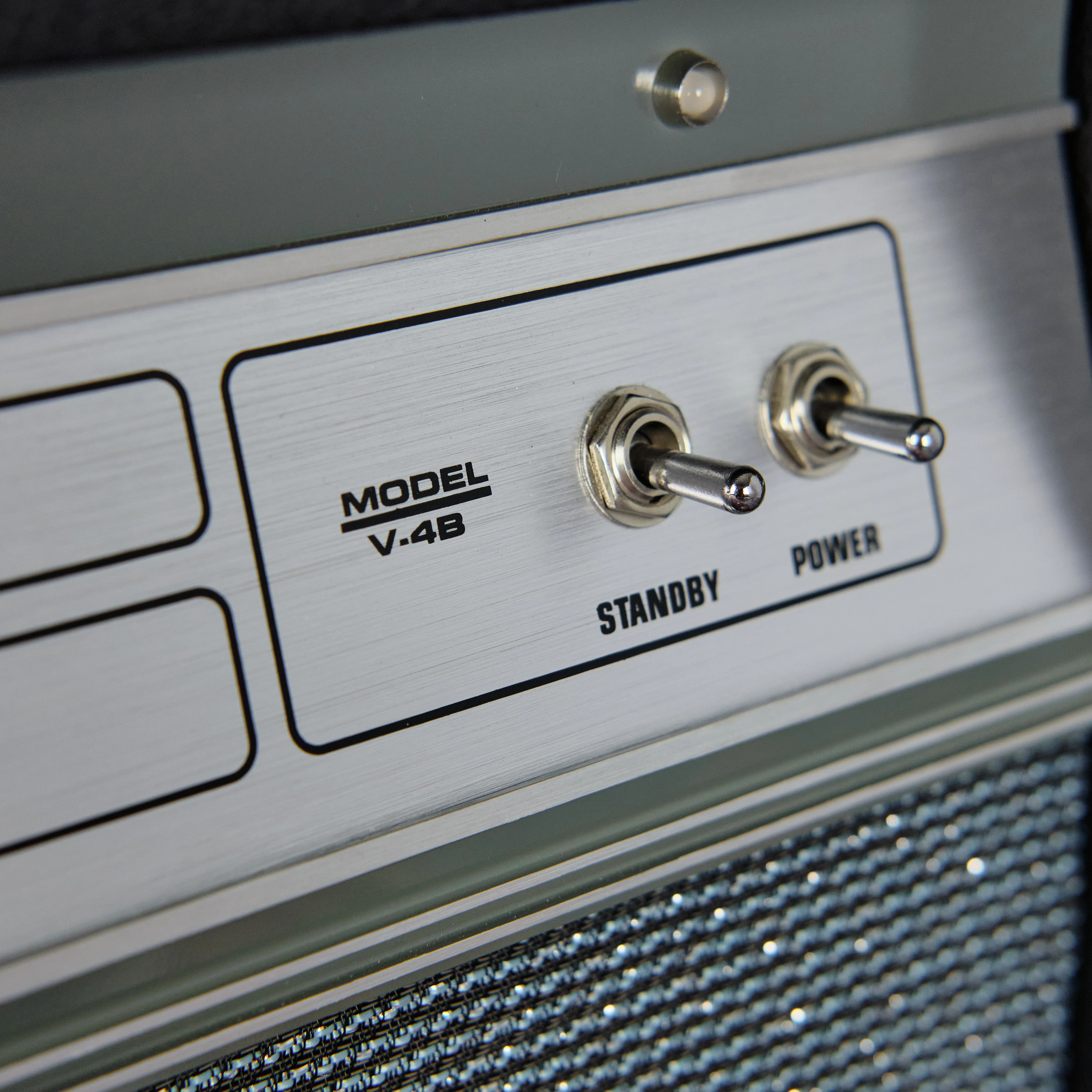 Ampeg V-4B 100-Watt Bass Head (Second-Hand) - Image 5