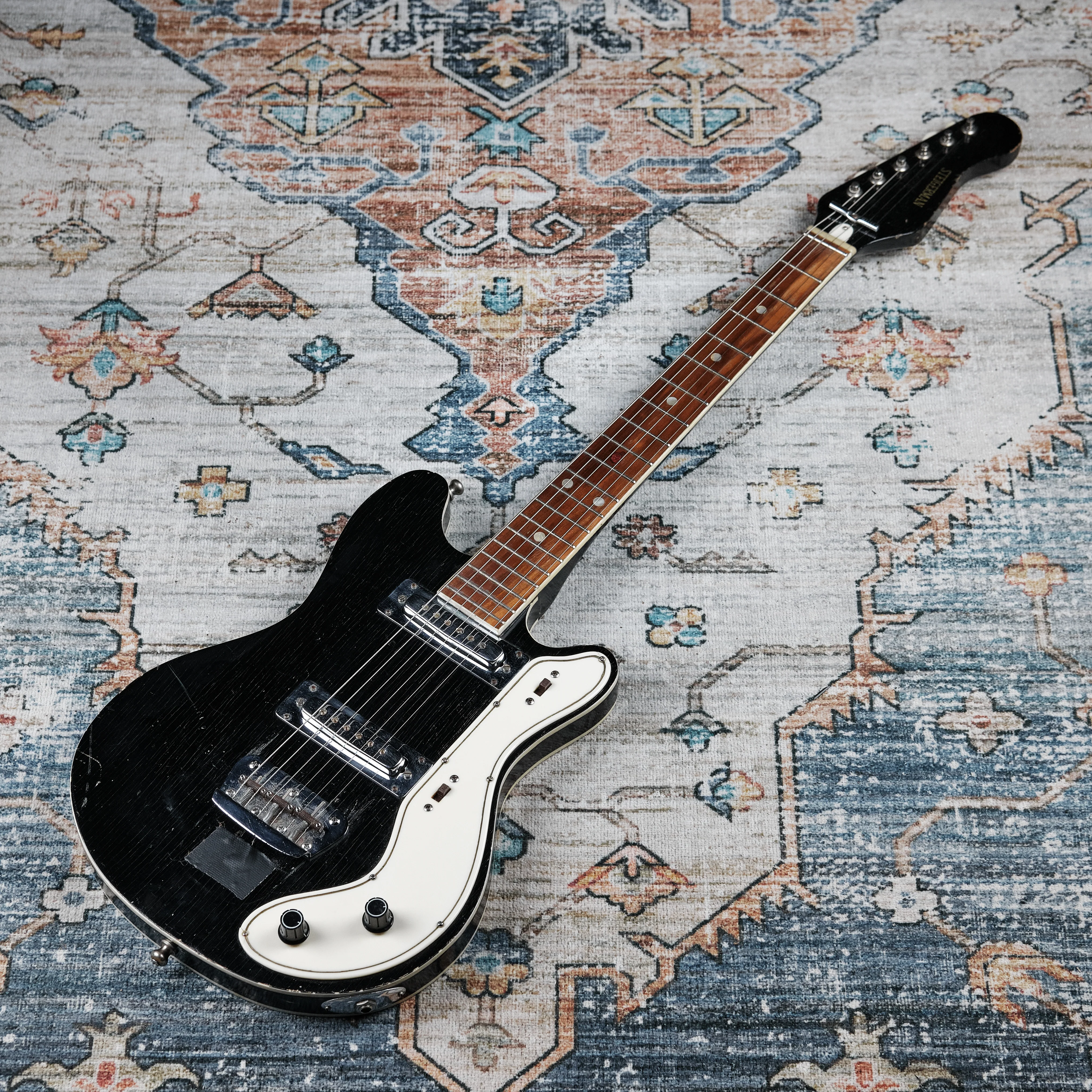 c1960s Kawai Electric Guitar Black - Image 4