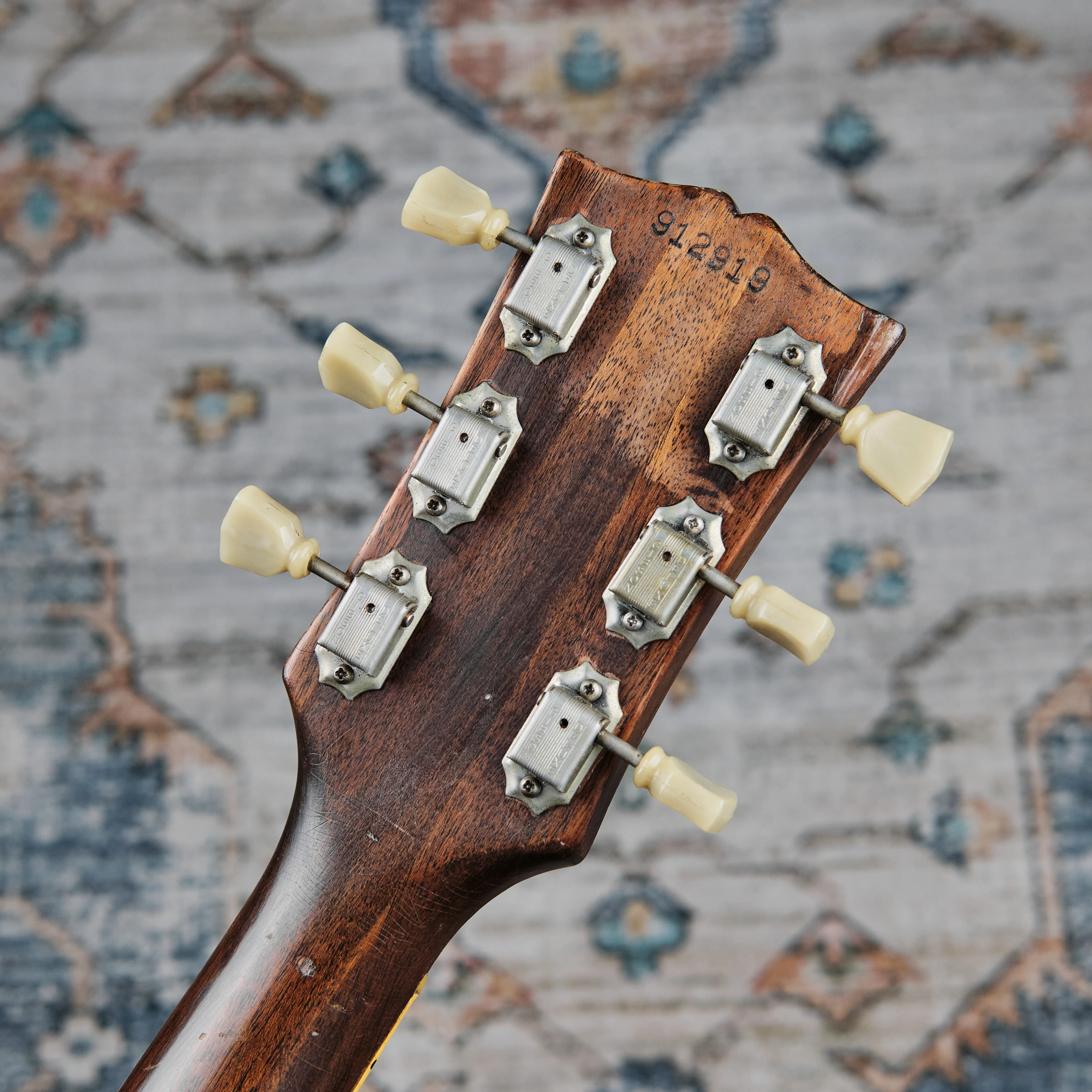 c1969 Gibson J-160E Cherry Sunburst - Image 4