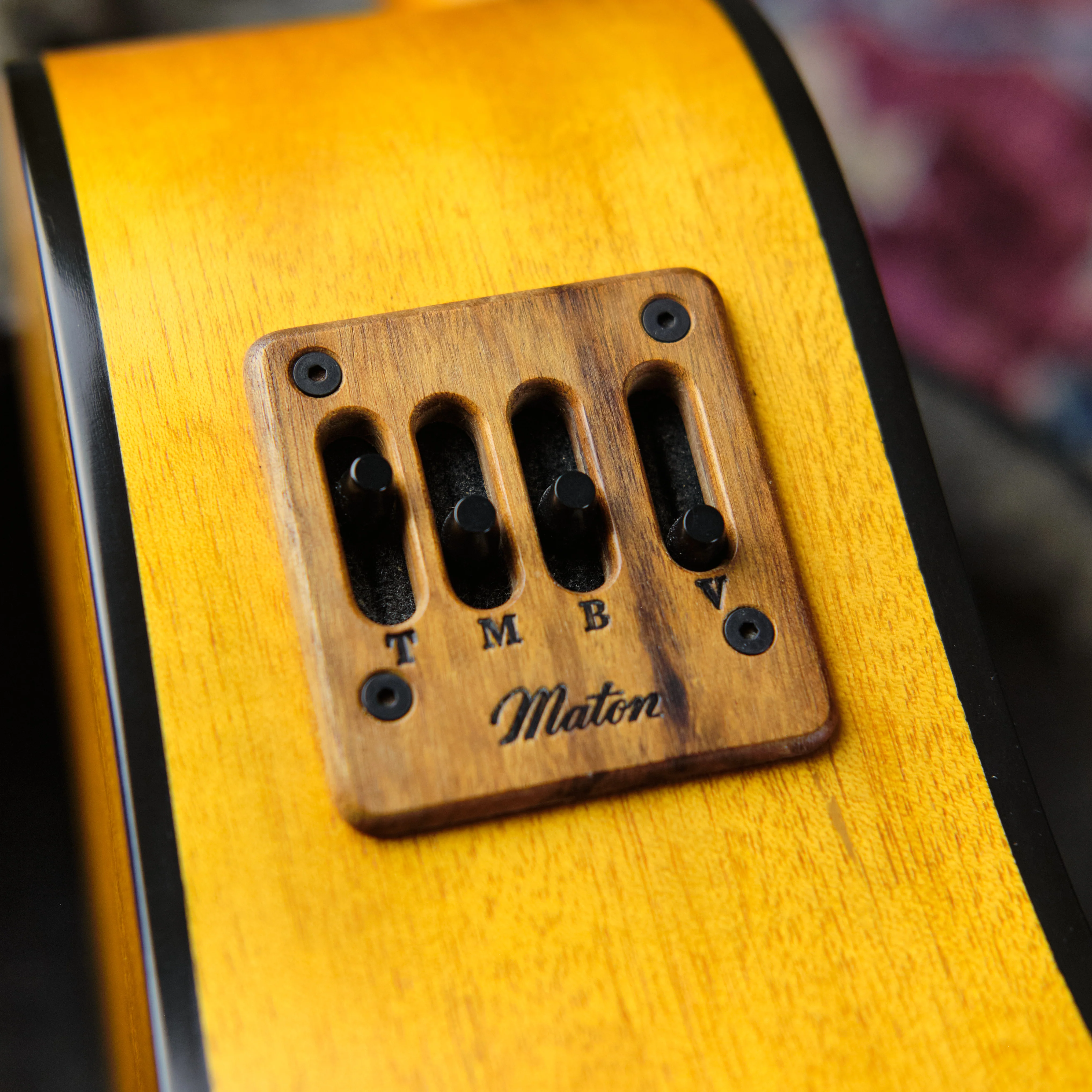 1990s Maton EM225C Dreadnought - Image 9