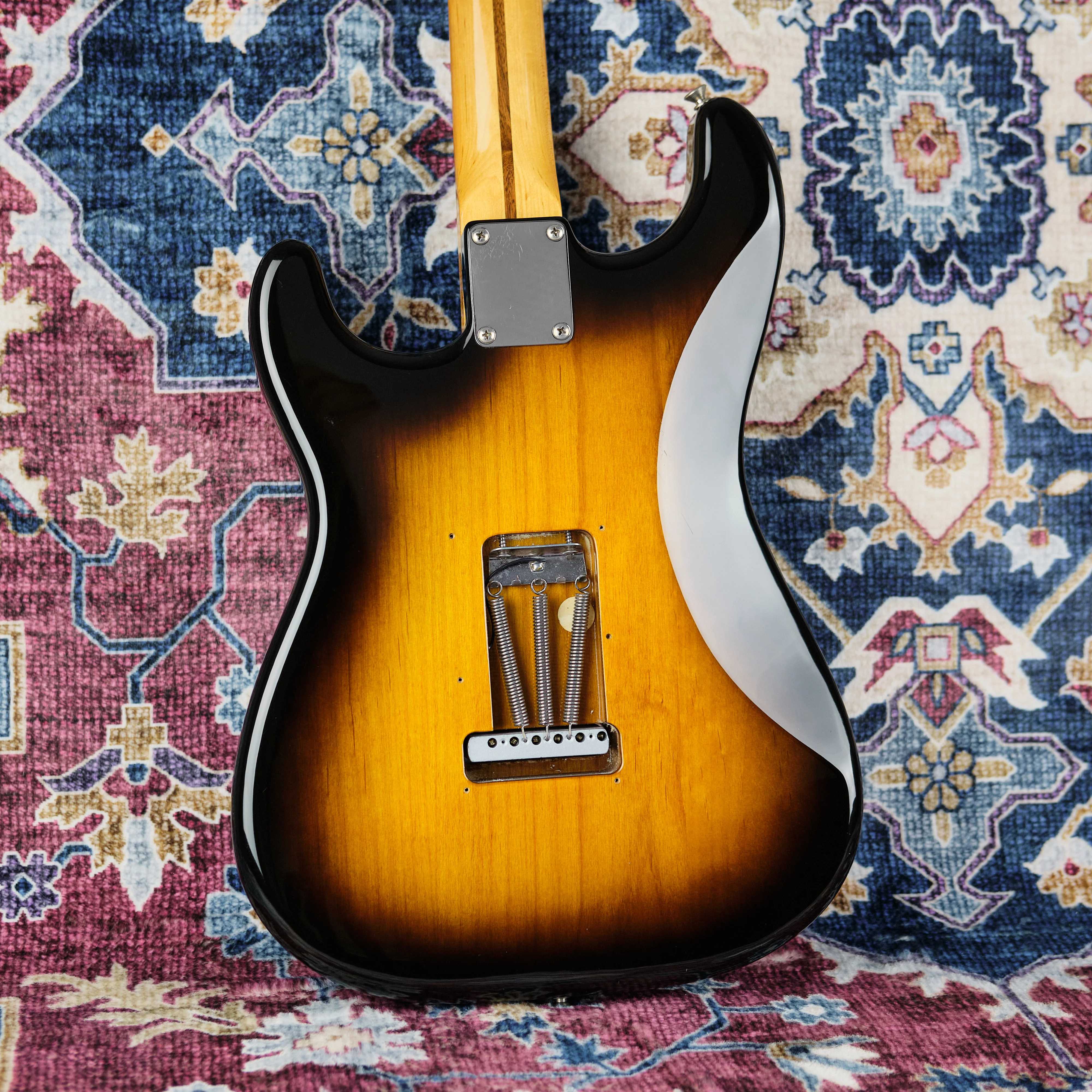 2000s Fender Classic Series '50s Stratocaster Two-Tone Sunburst - Image 3