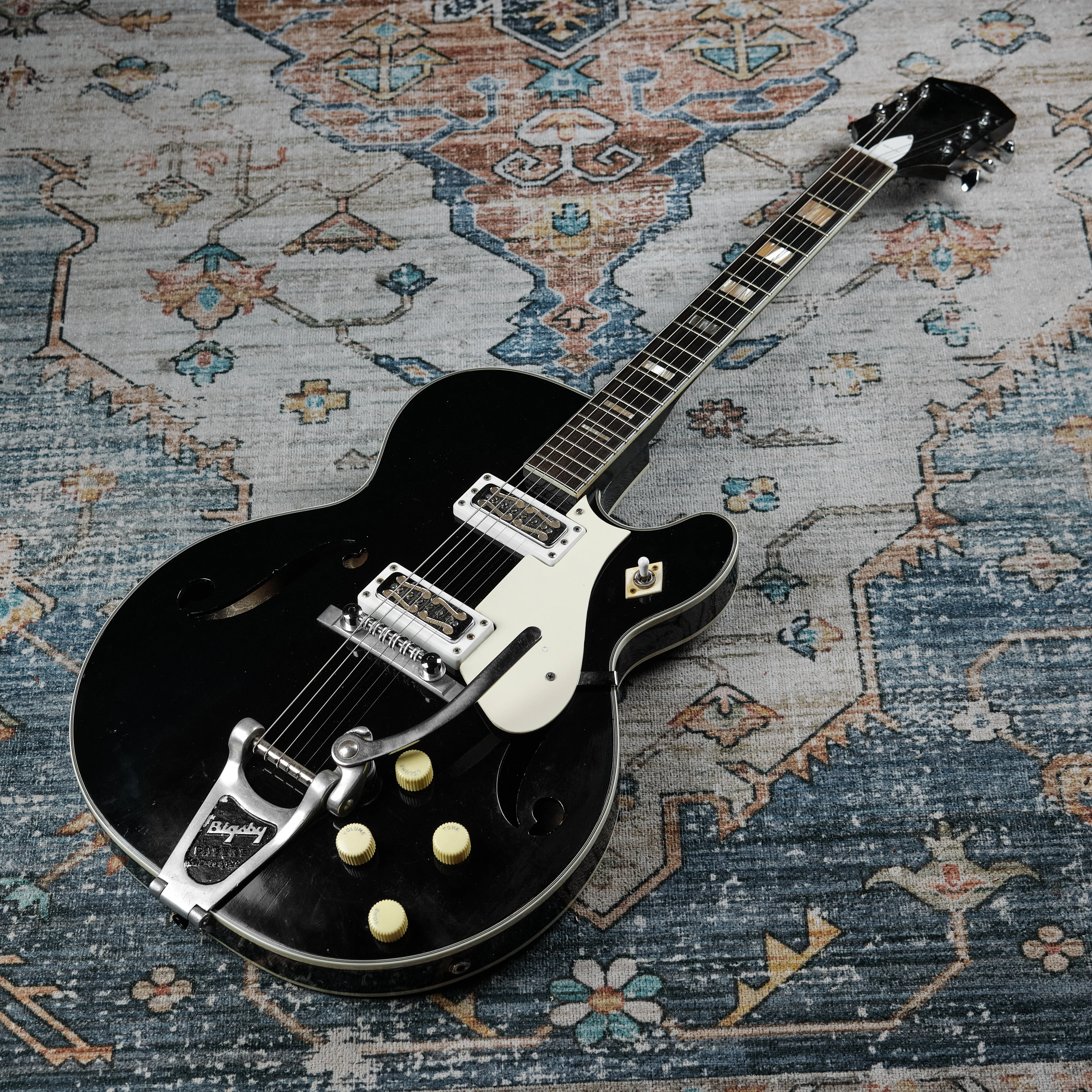 1960s Silvertone 1446 Black - Image 4