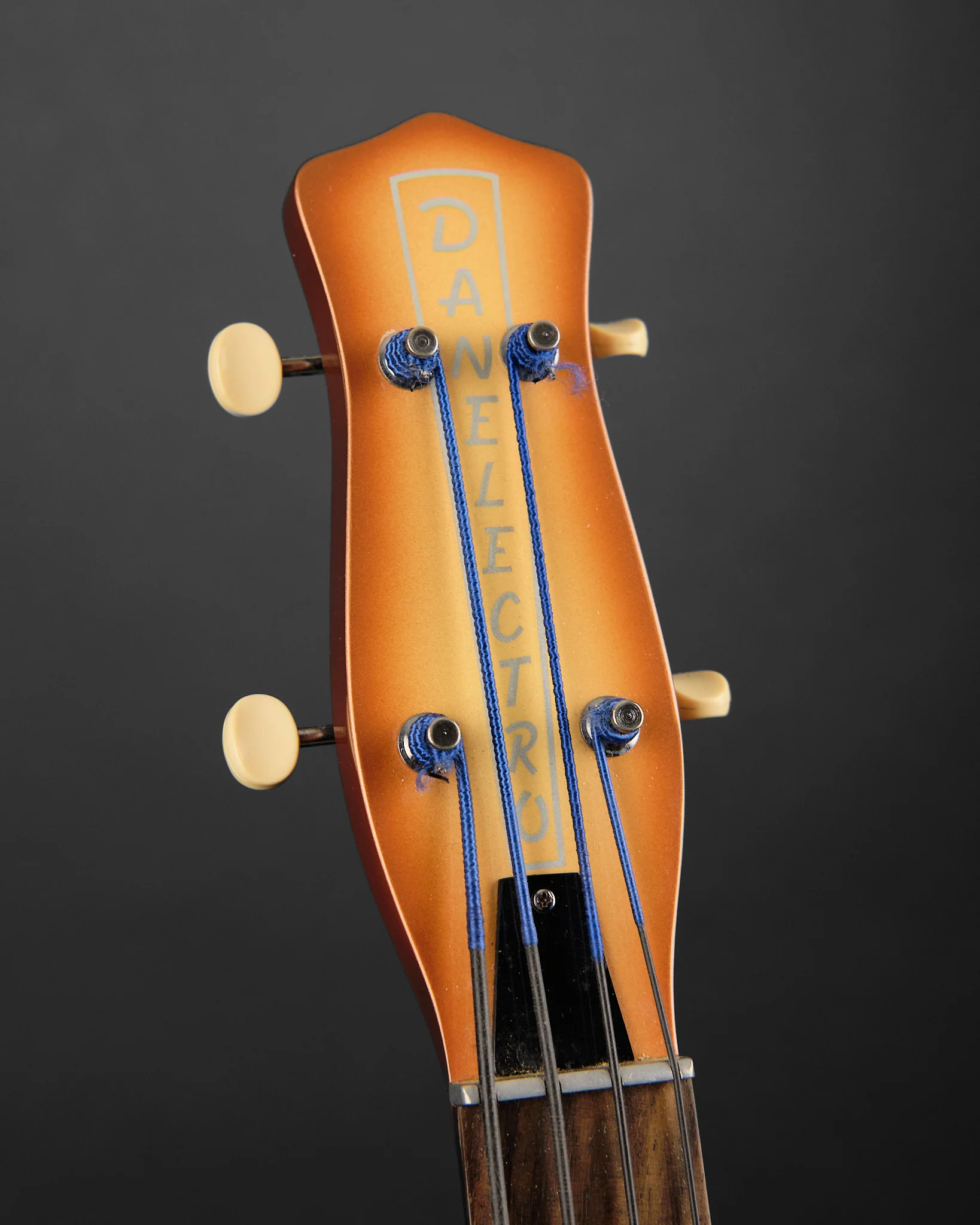 Danelectro Longhorn Bass Copper Burst (Second-Hand) - Image 2