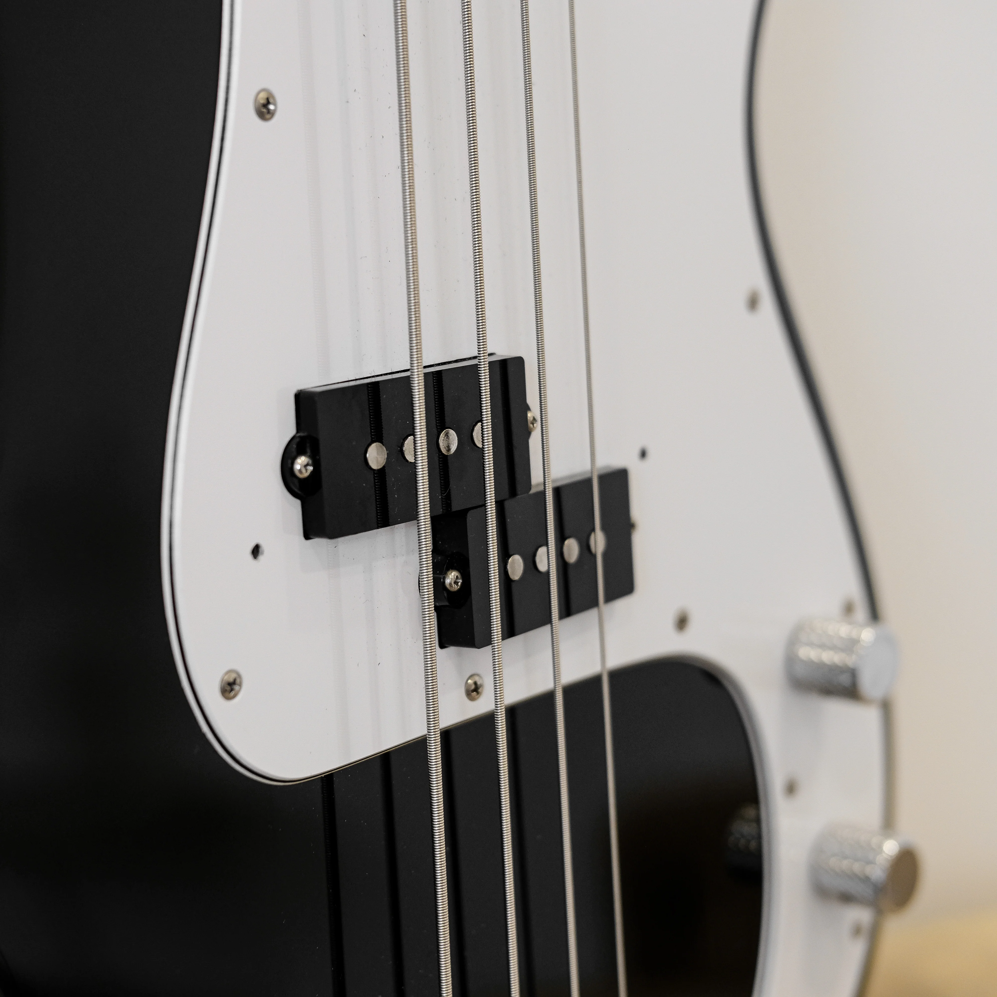 2015 Fender Precision Bass PB-62 MIJ Black - Image 6