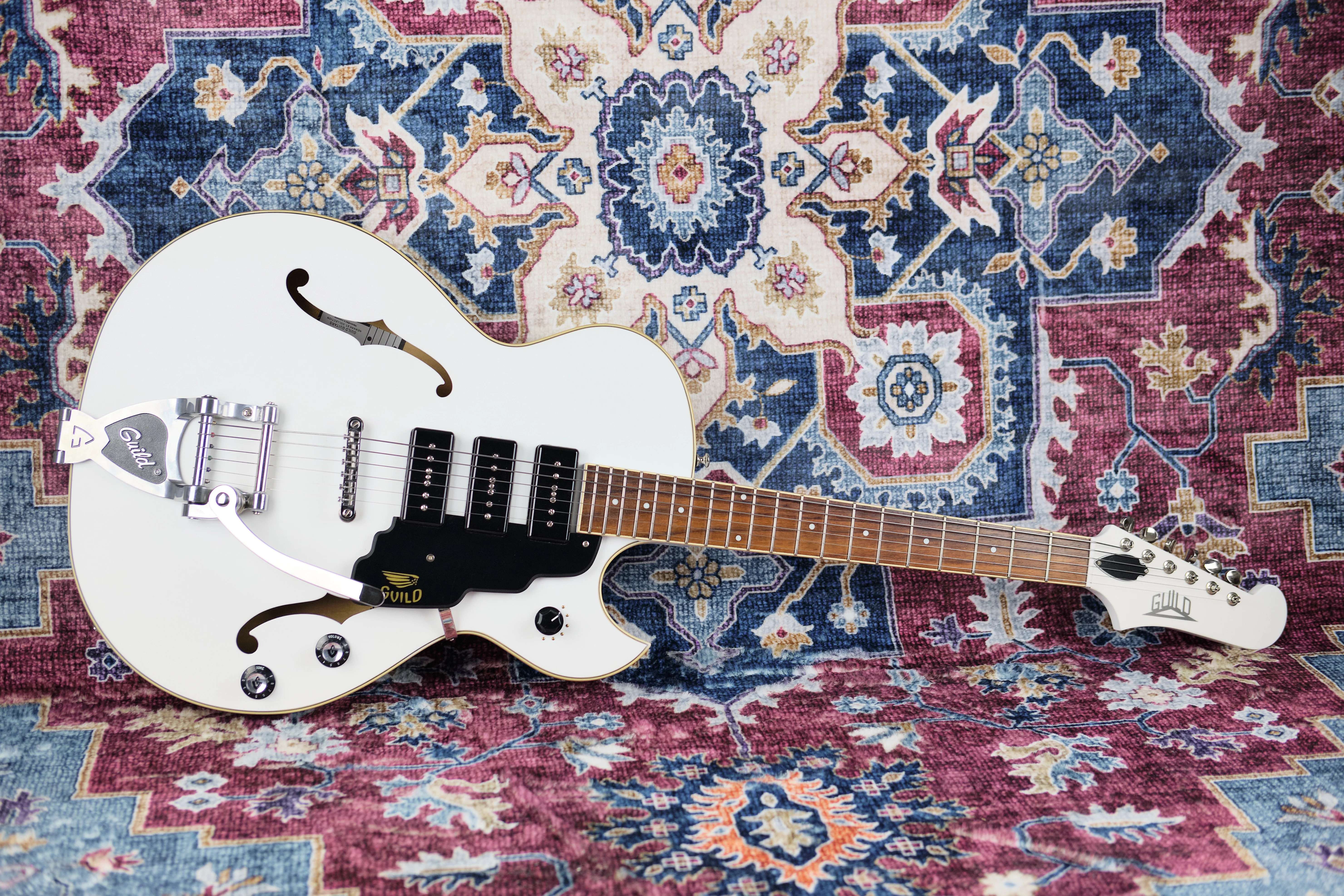 Guild Starfire I Jet90 Satin White (Second-Hand) - Image 3