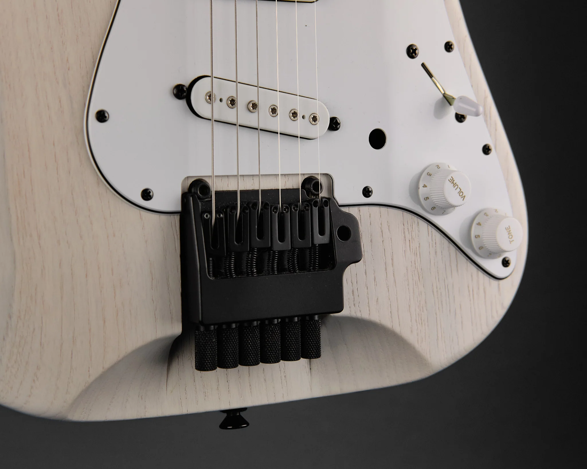 Kiesel Delos White (Second-Hand) - Image 9
