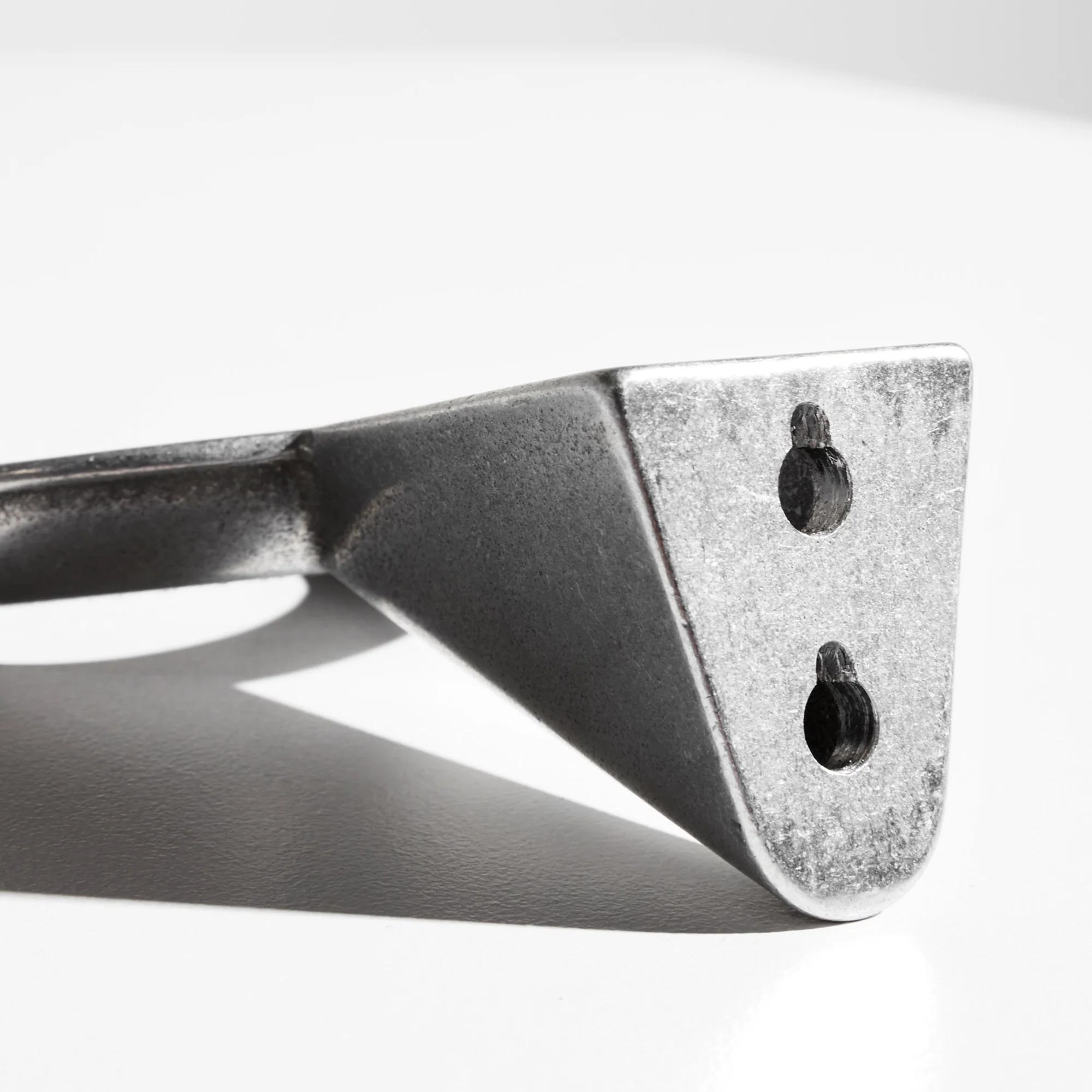 MINIM Sand Cast Hanger Aluminium & Tan - Image 2